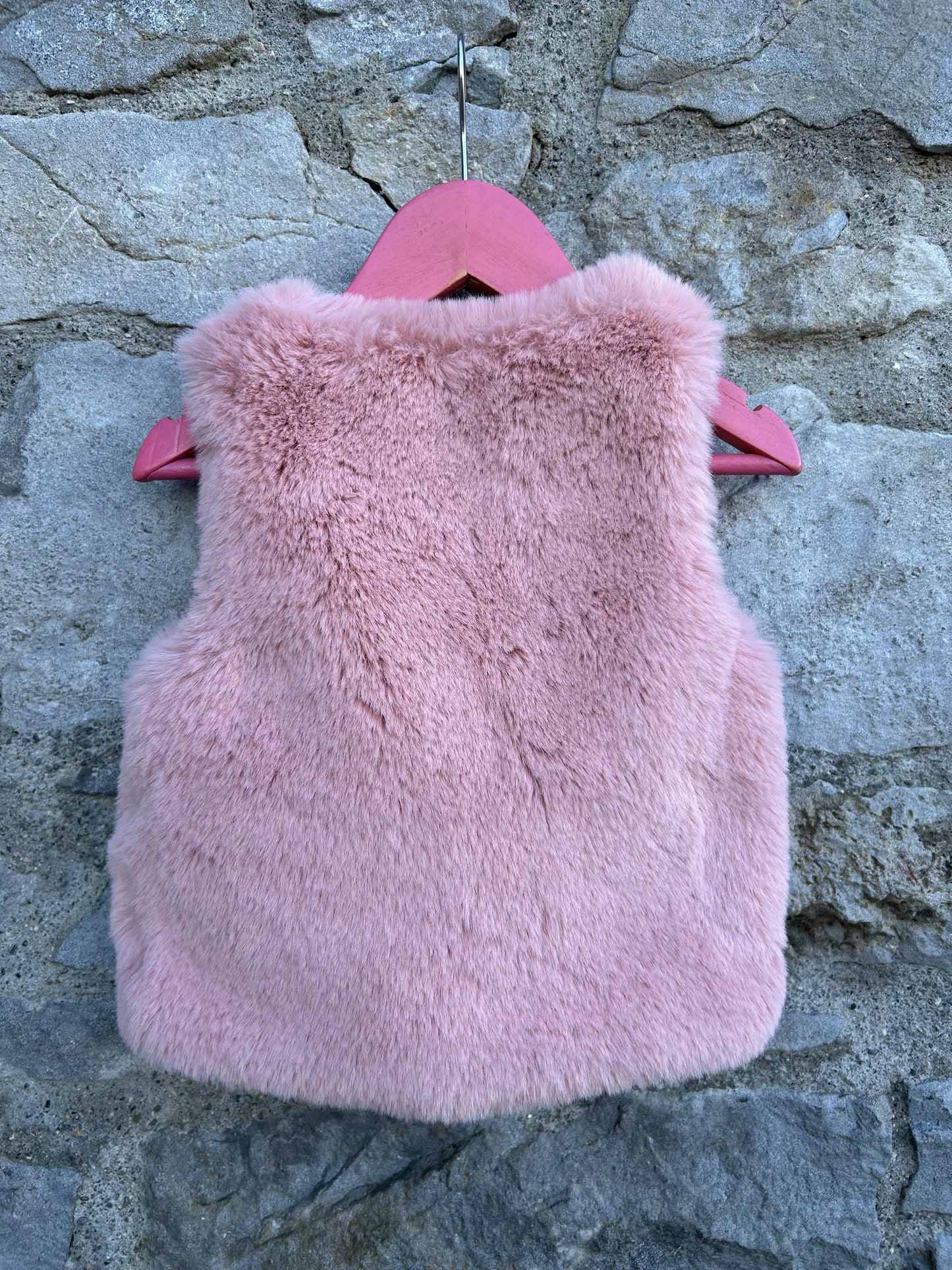 Pink furry gillet 12-18m (80-86cm)