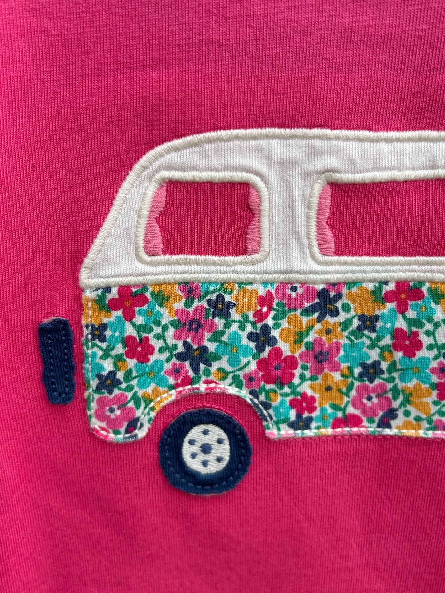 Flower campervan pink T-shirt 7-8y (146-152cm)