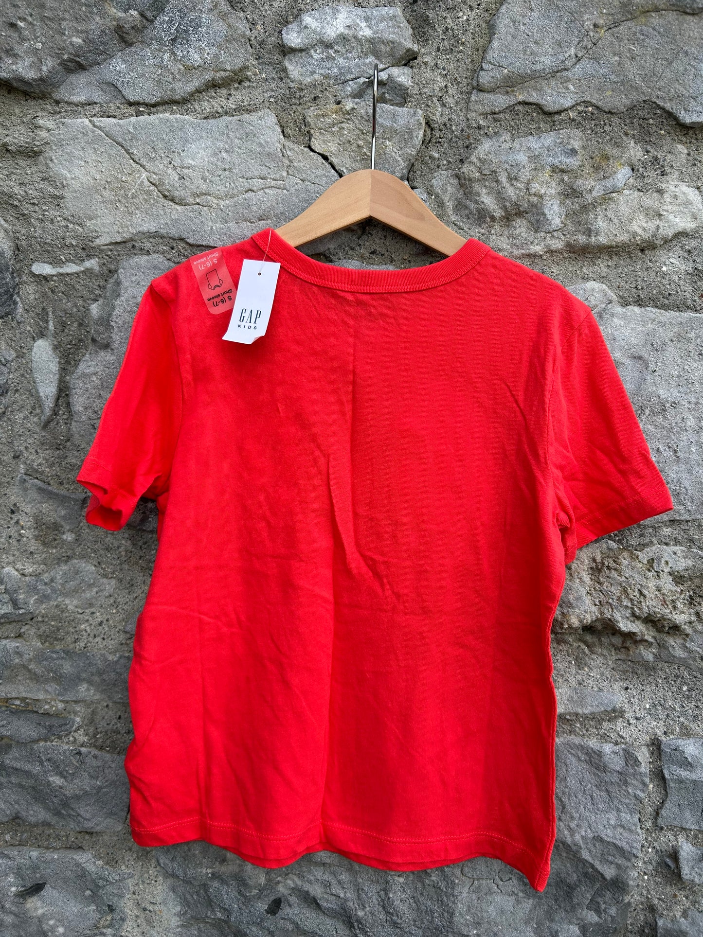 Red logo T-shirt 6-7y (116-122cm)