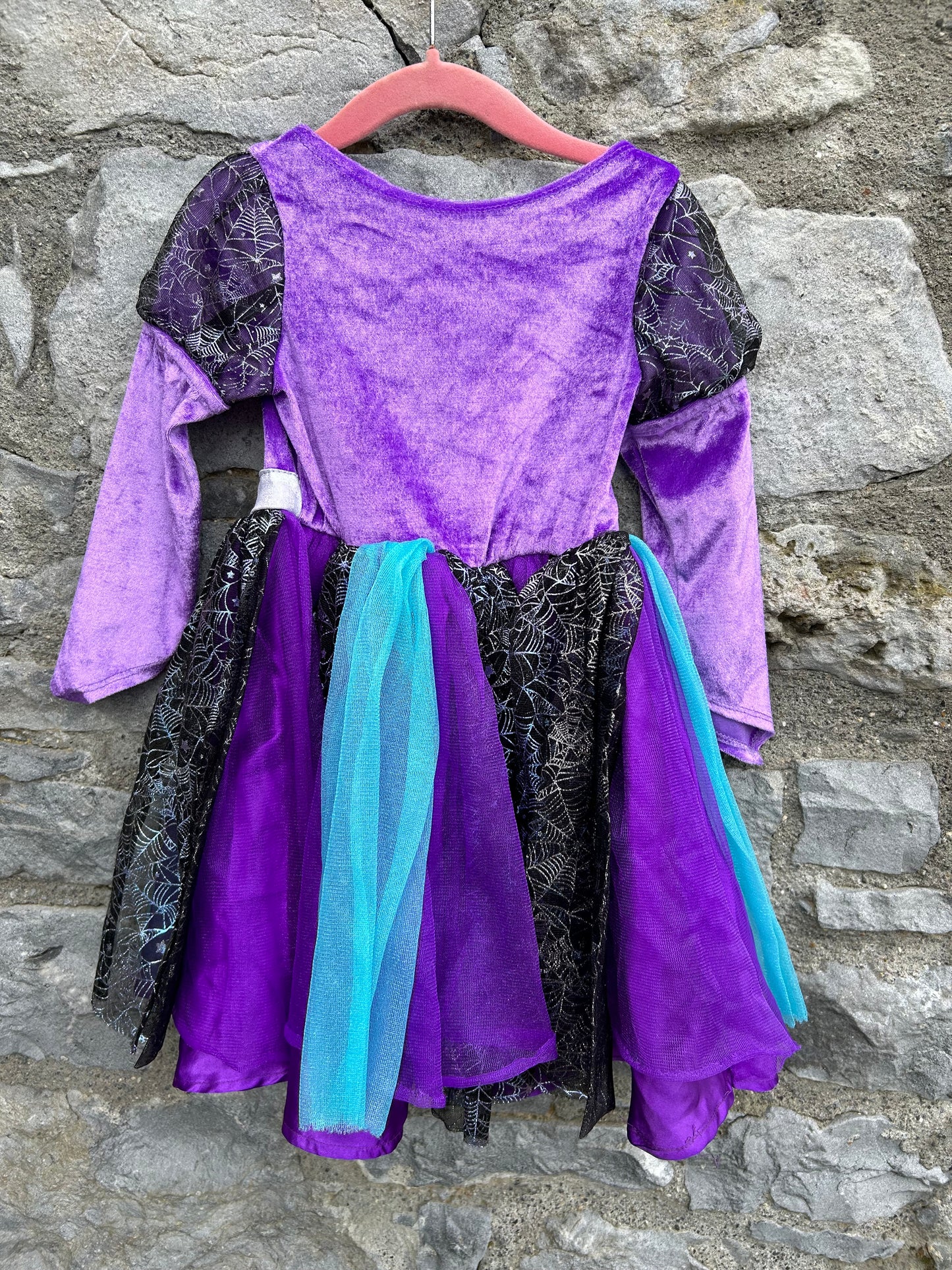 Purple witch 3-4y (98-104cm)