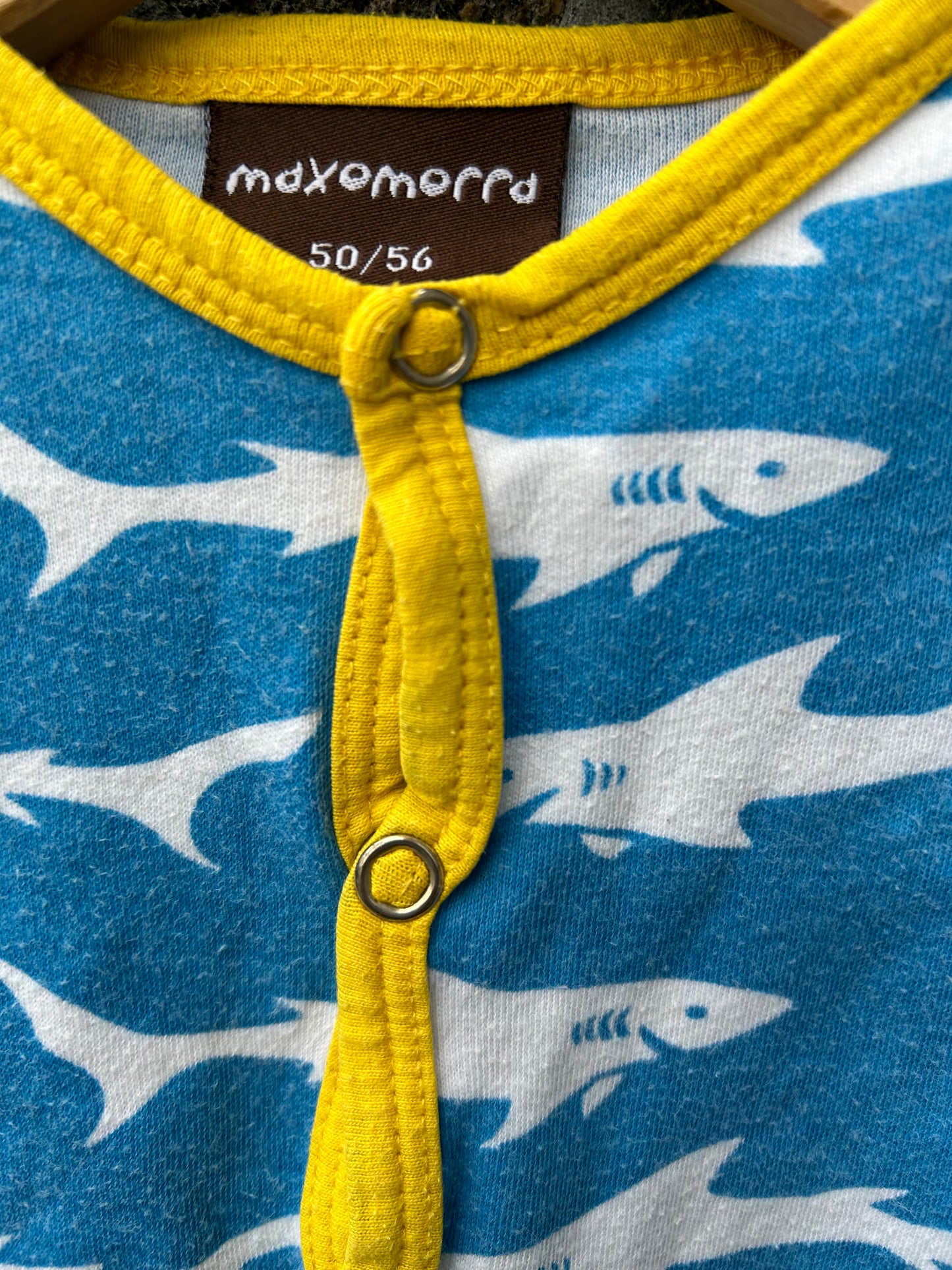 Shark blue onesie 0-1m (50-56cm)