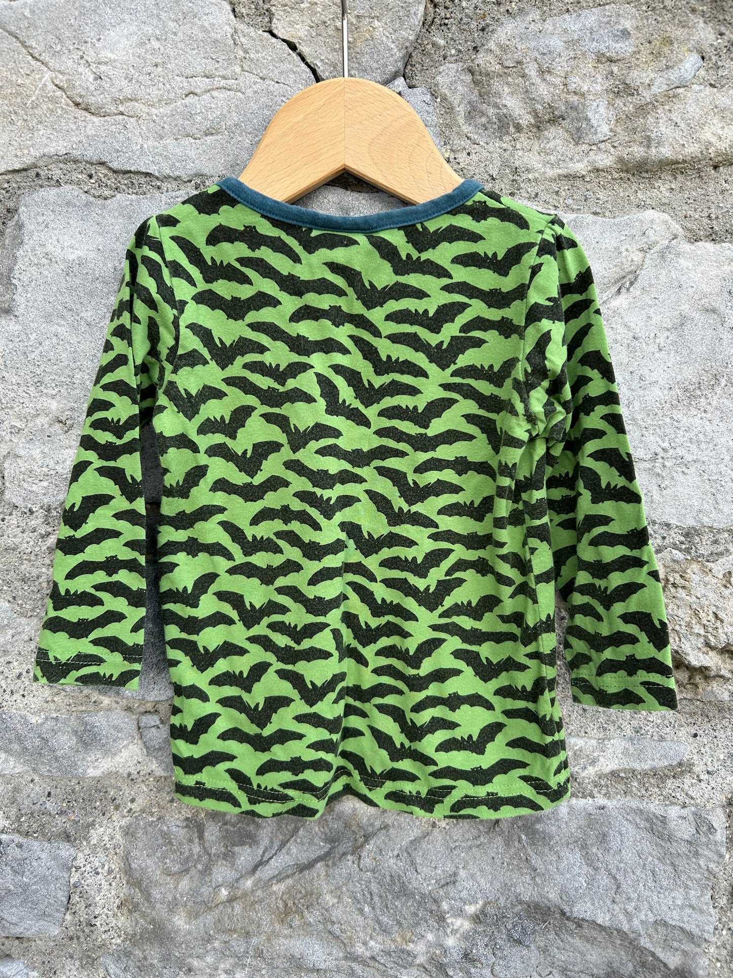 Green bat top 9-12m (74-80cm)