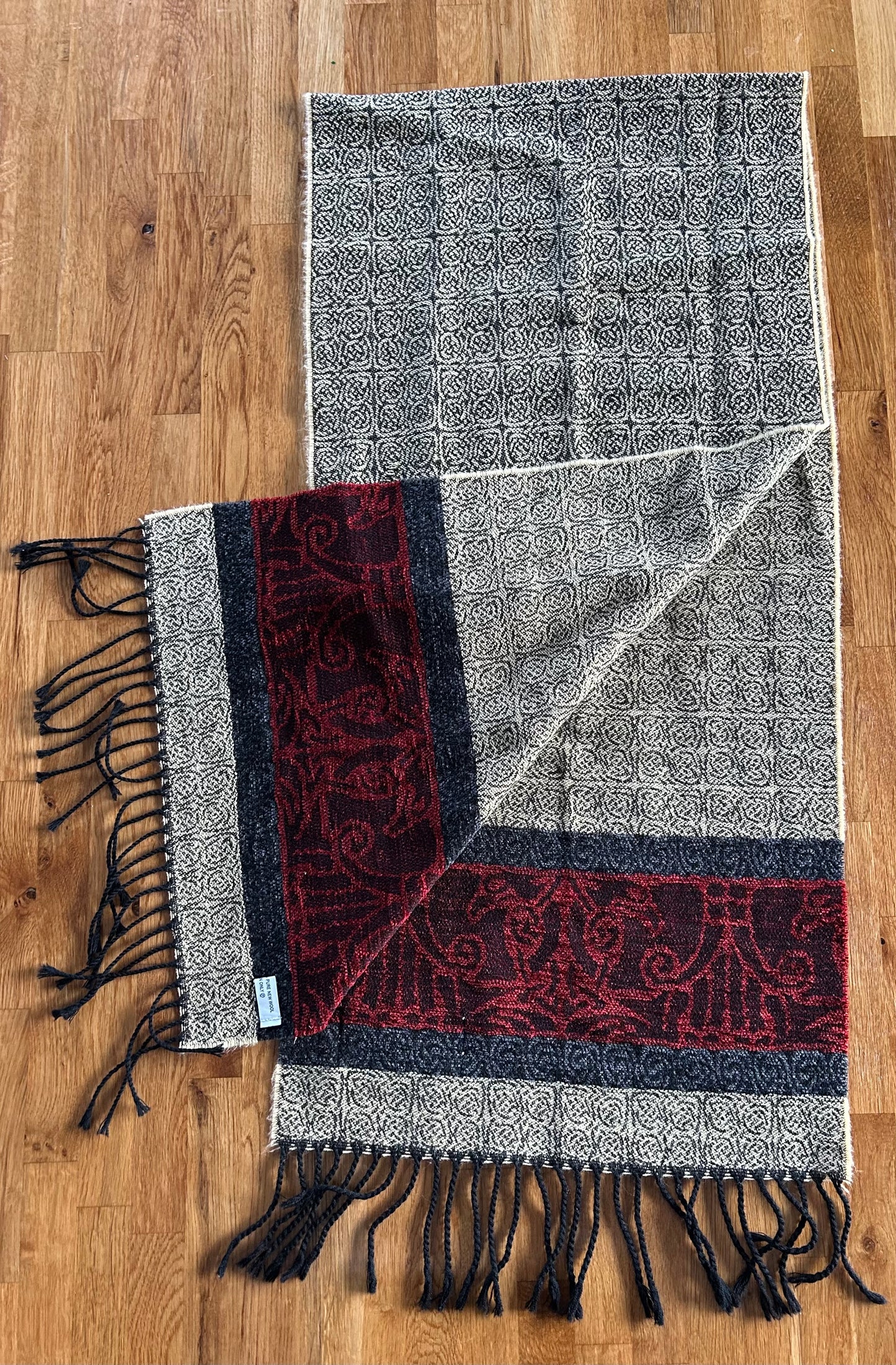 Beige&maroon Celtic scarf