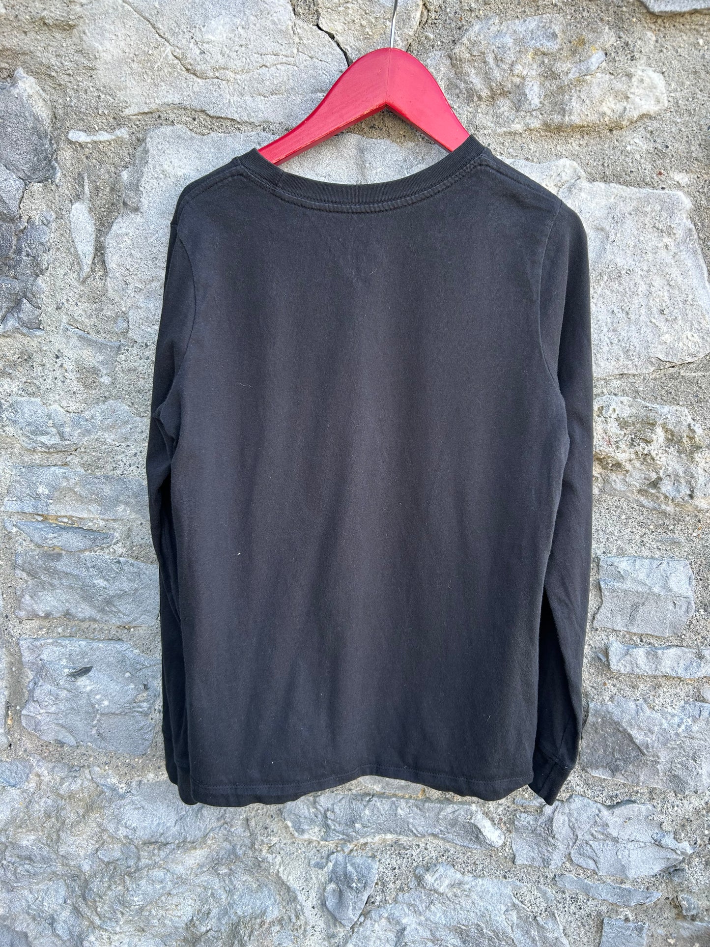 Black logo top 11-12y (146-152cm)