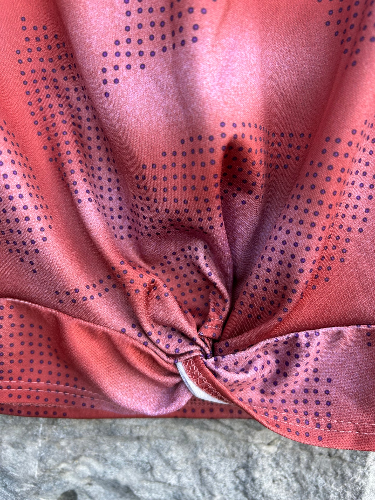 Red&pink spotty sport top 4-5y (104-110cm)