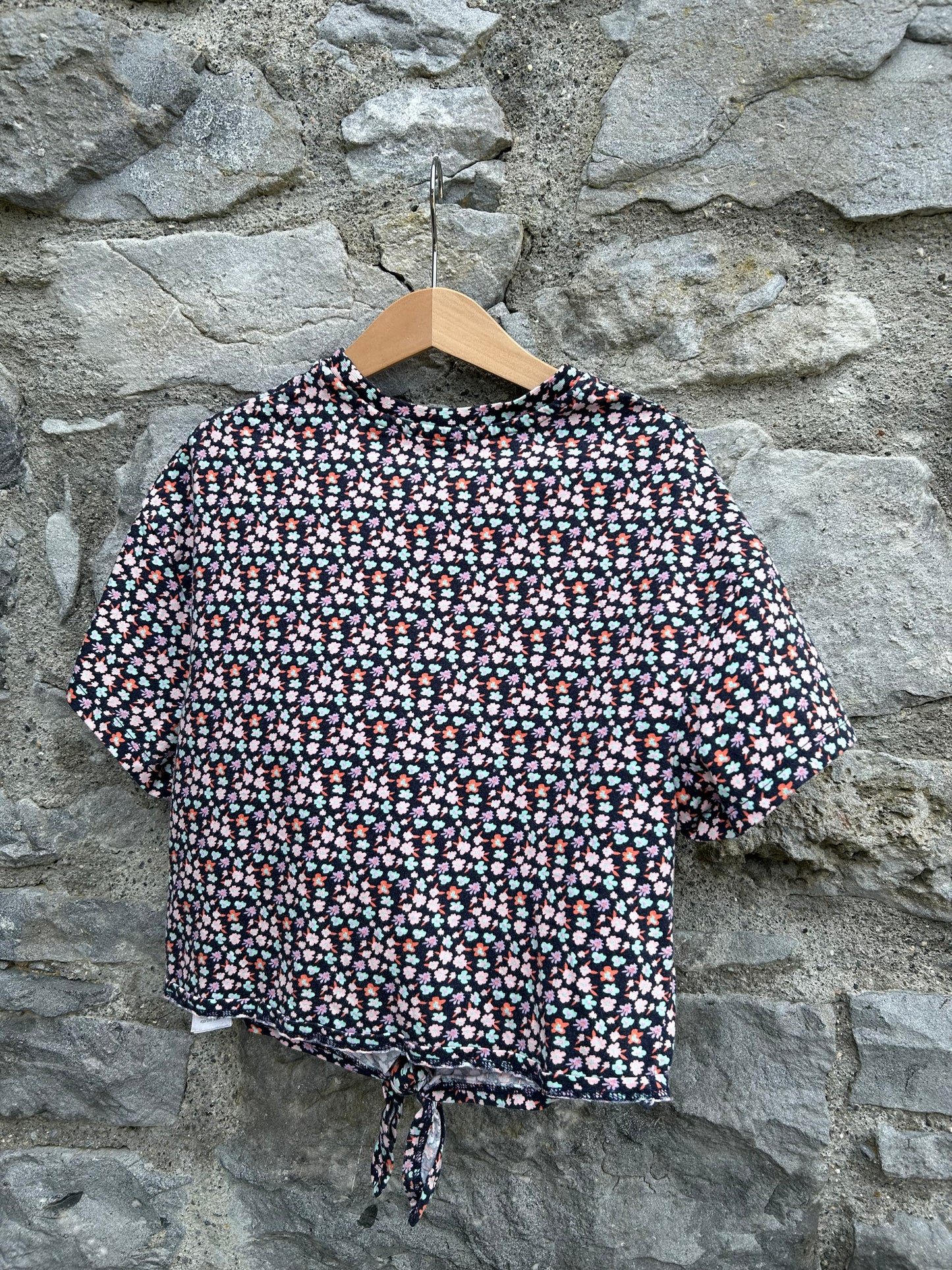 Floral navy cropped t-shirt 8-9y (128-134cm)