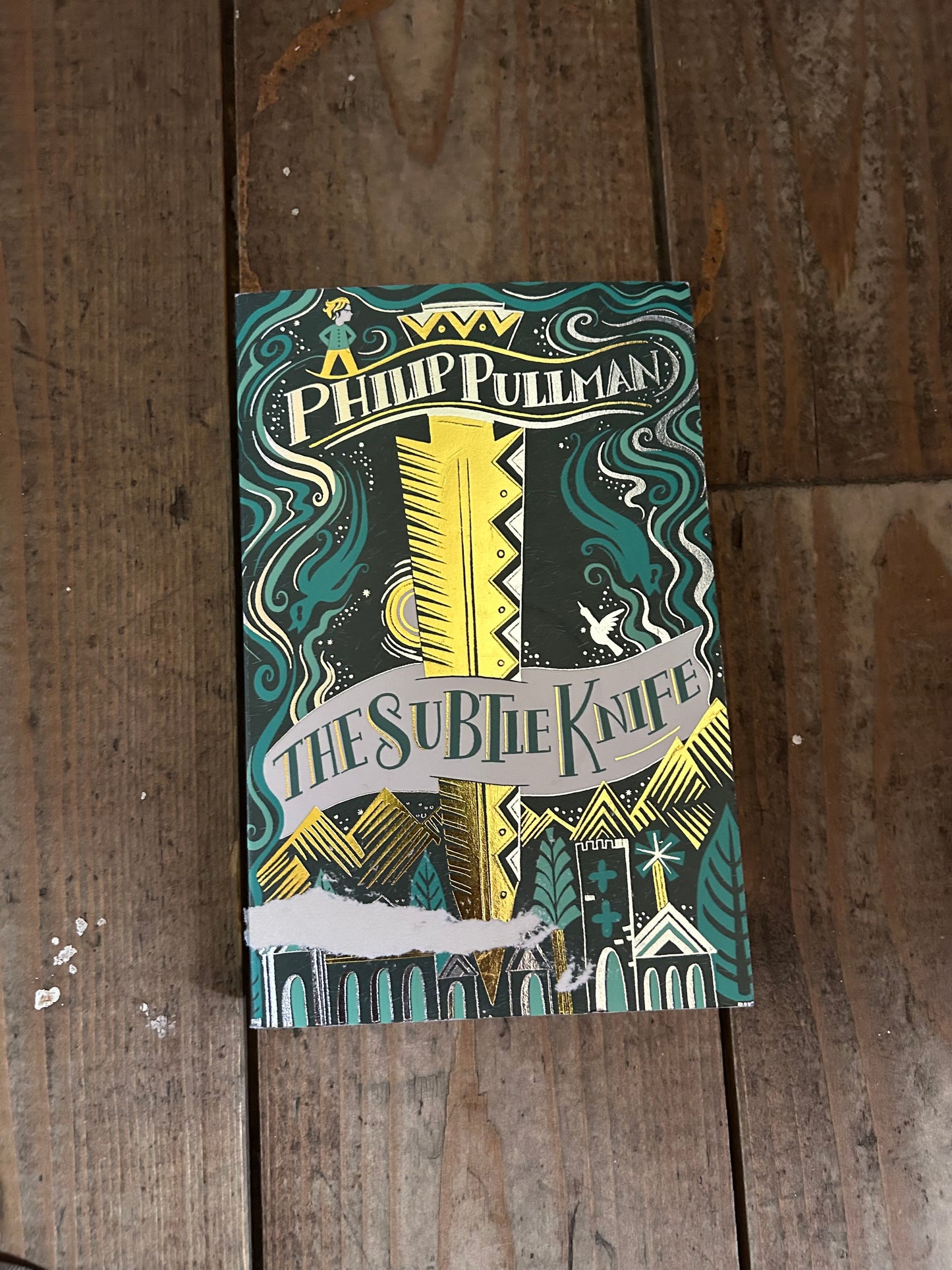 The subtle knife by Philip Pullman