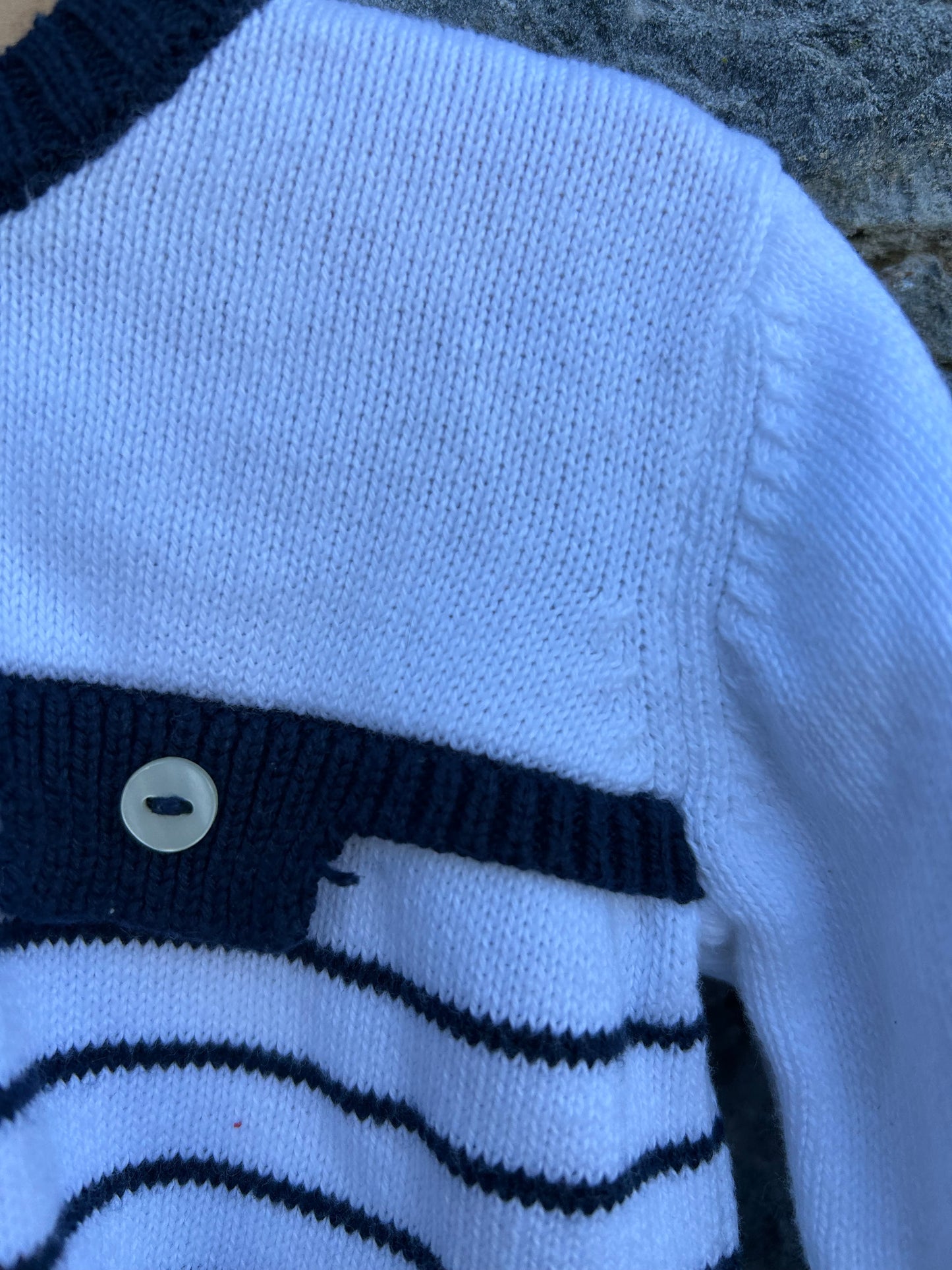 White&navy jumper 0-3m (56-62cm)
