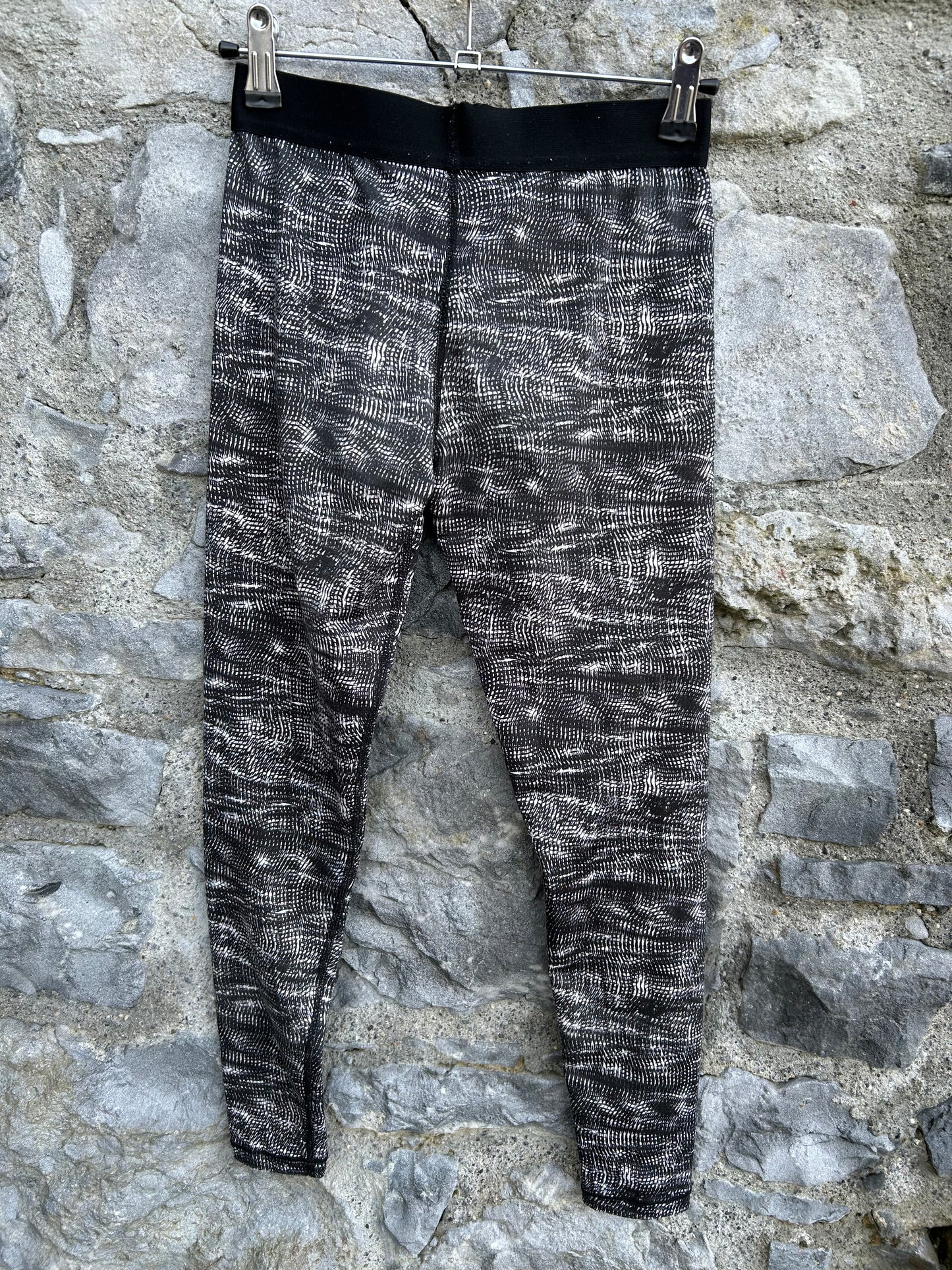 Black&white wavy cropped leggings 11-12y (146-152cm)