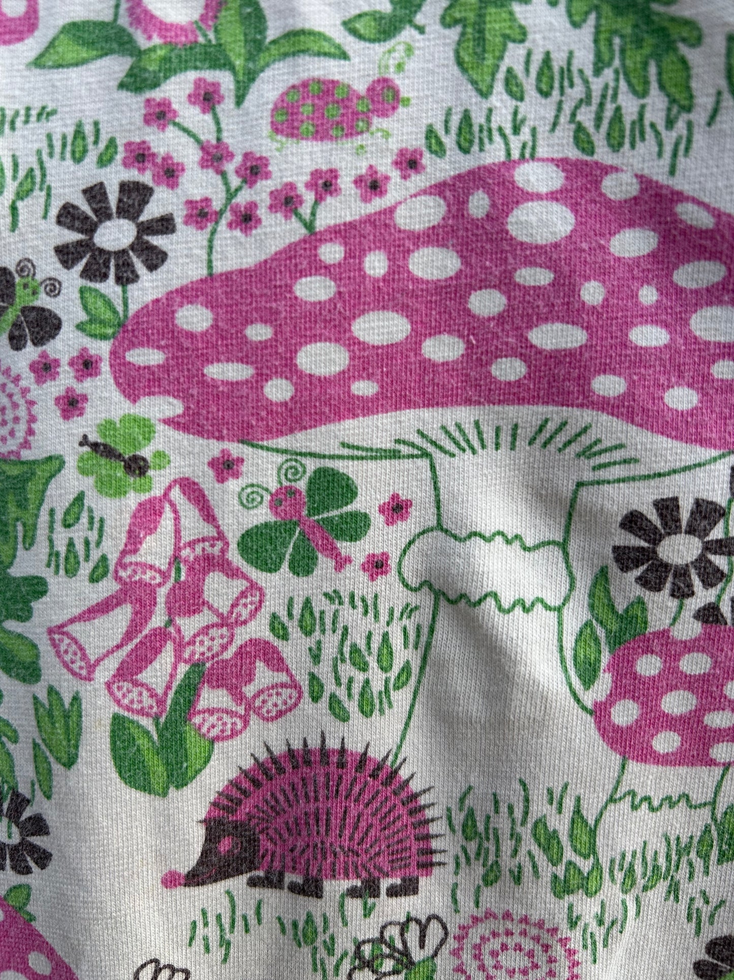 Pink mushrooms T-shirt 3-4y (98-104cm)