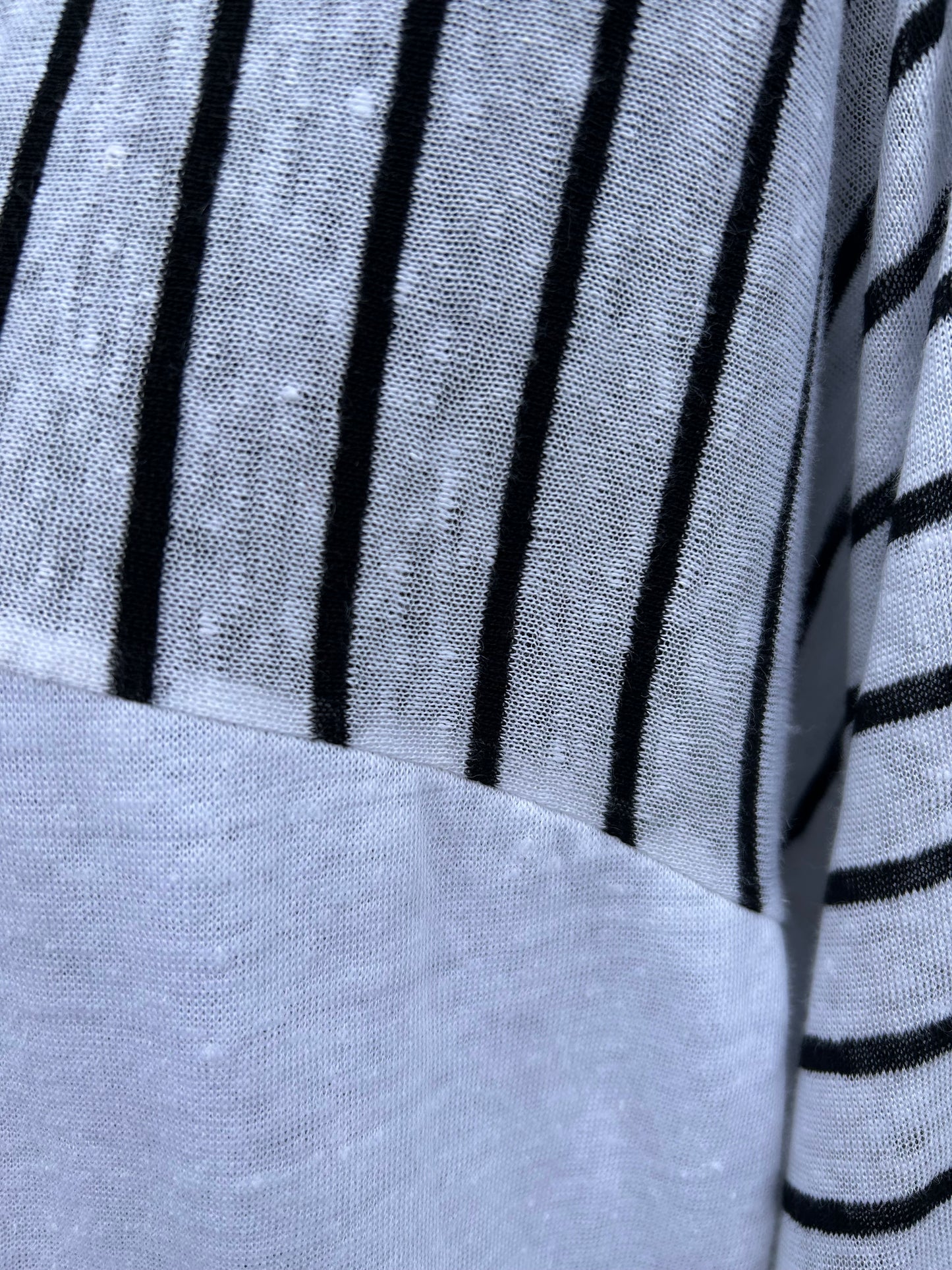 White&black stripy knitted top uk 14