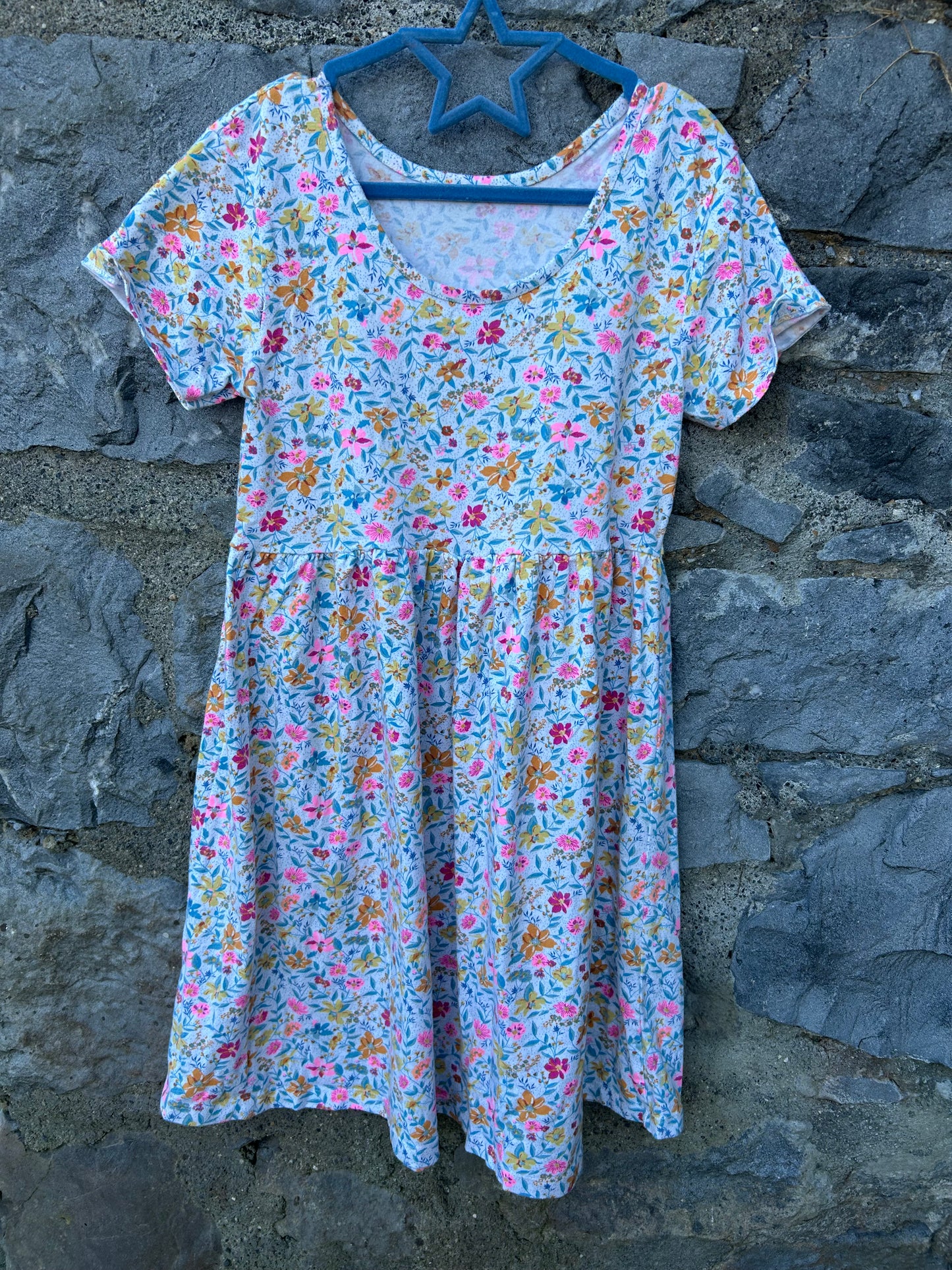 Neon pink floral dress 11-12y (146-152cm)
