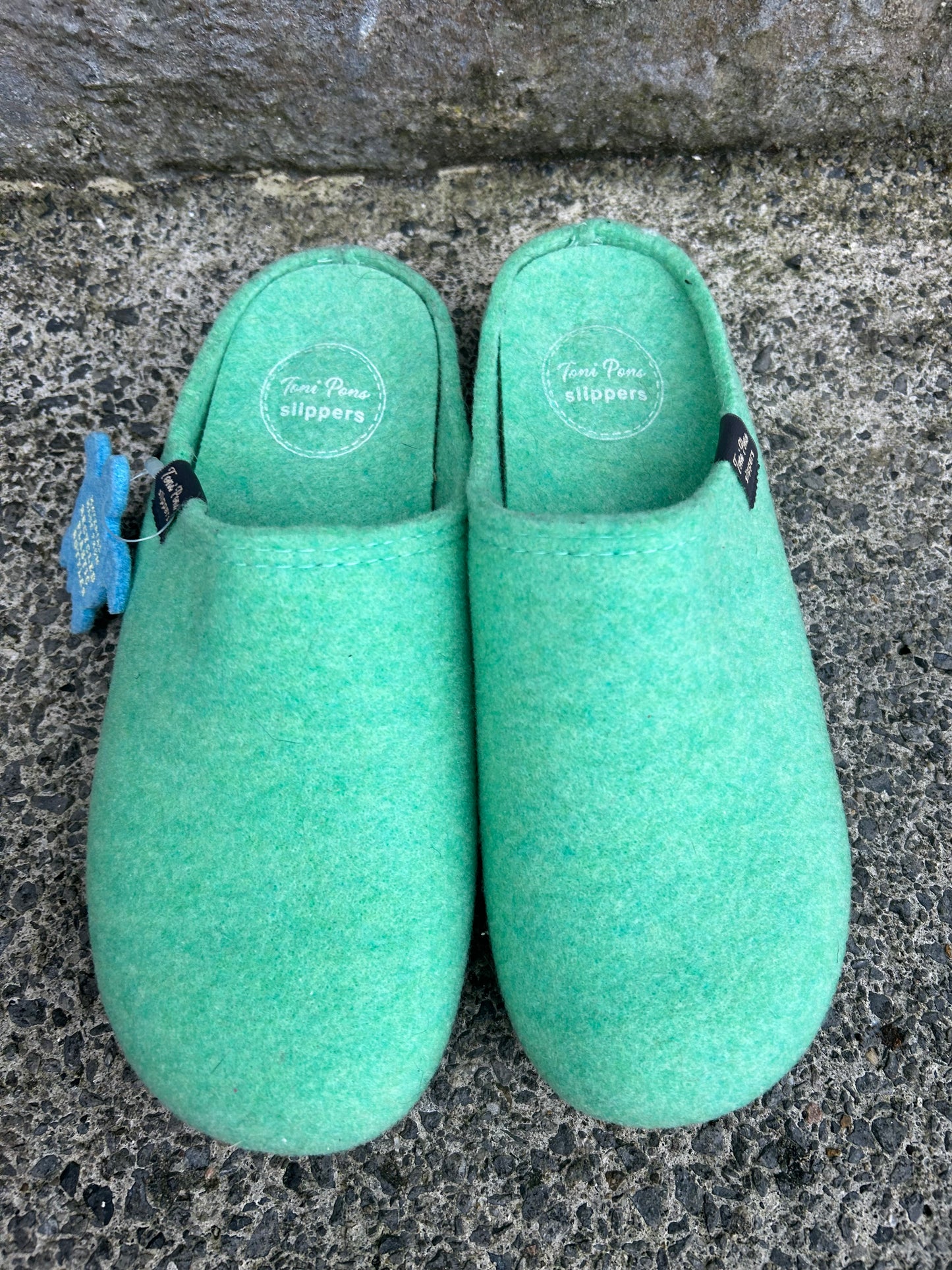 Green slippers uk 5 (eu 38)
