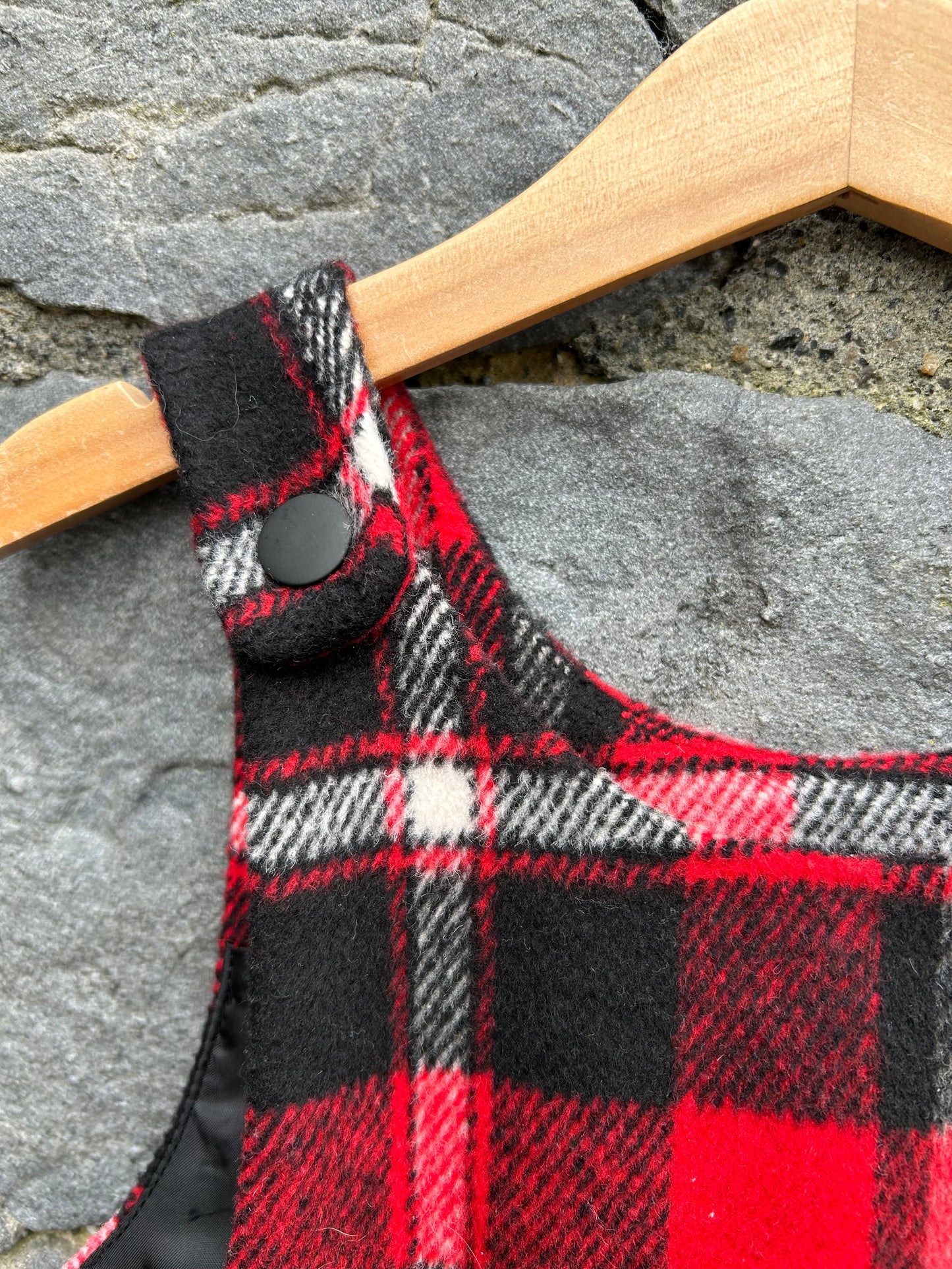 Red&black check pinafore 3-4y (98-104cm)