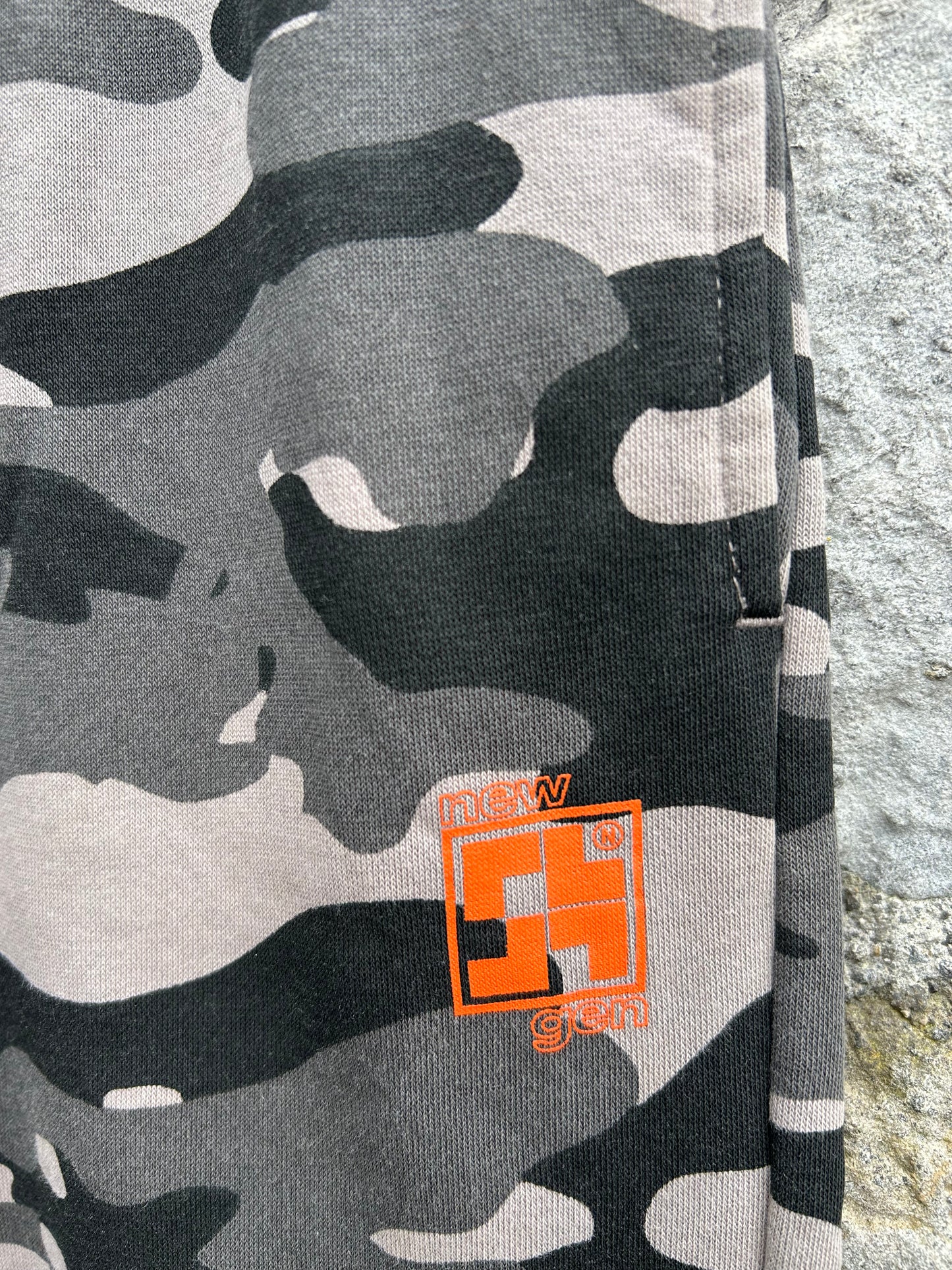 Grey camouflage tracksuit bottoms 8-9y (128-134cm)