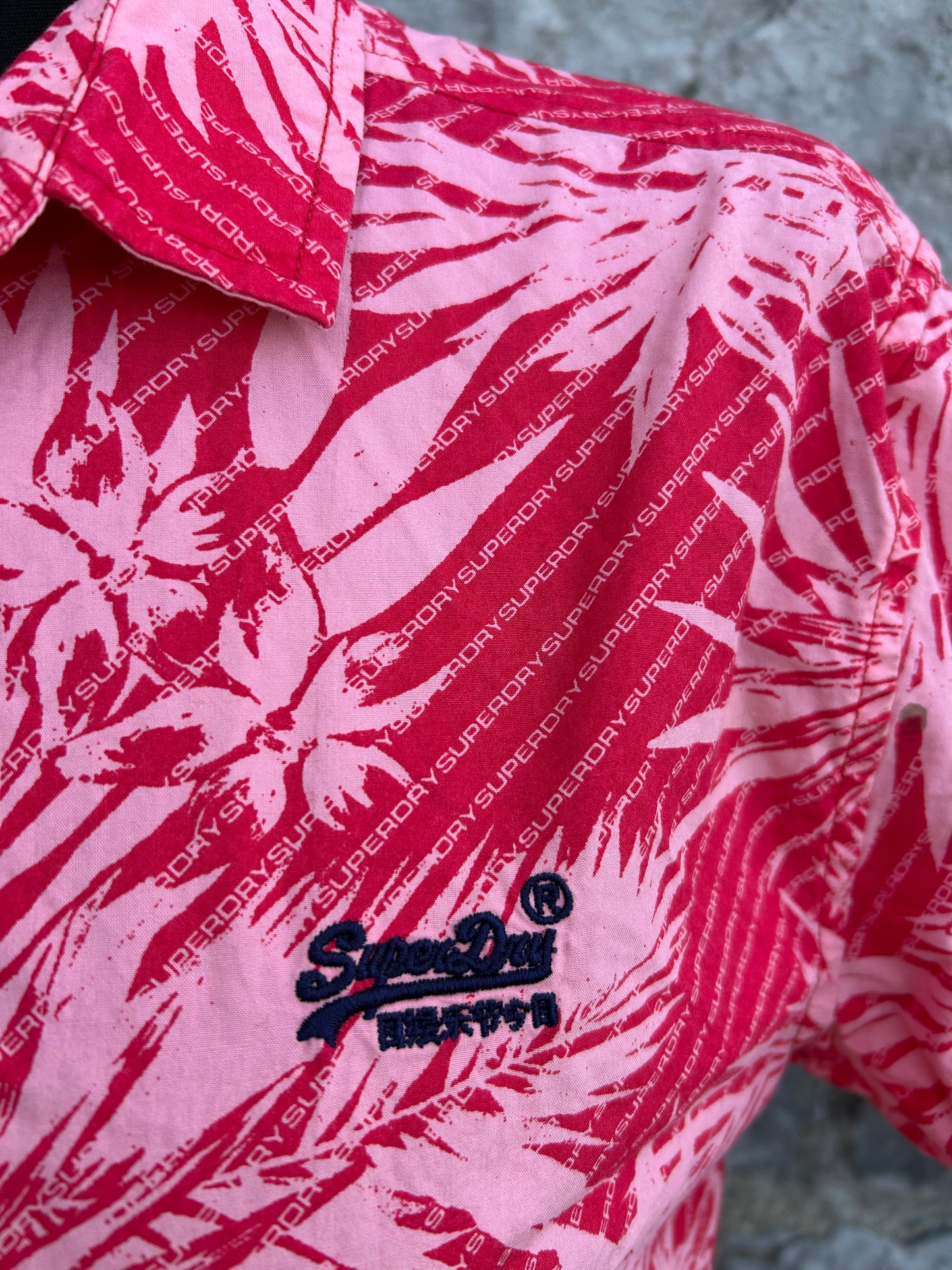 Pink palm leaves shirt Medium