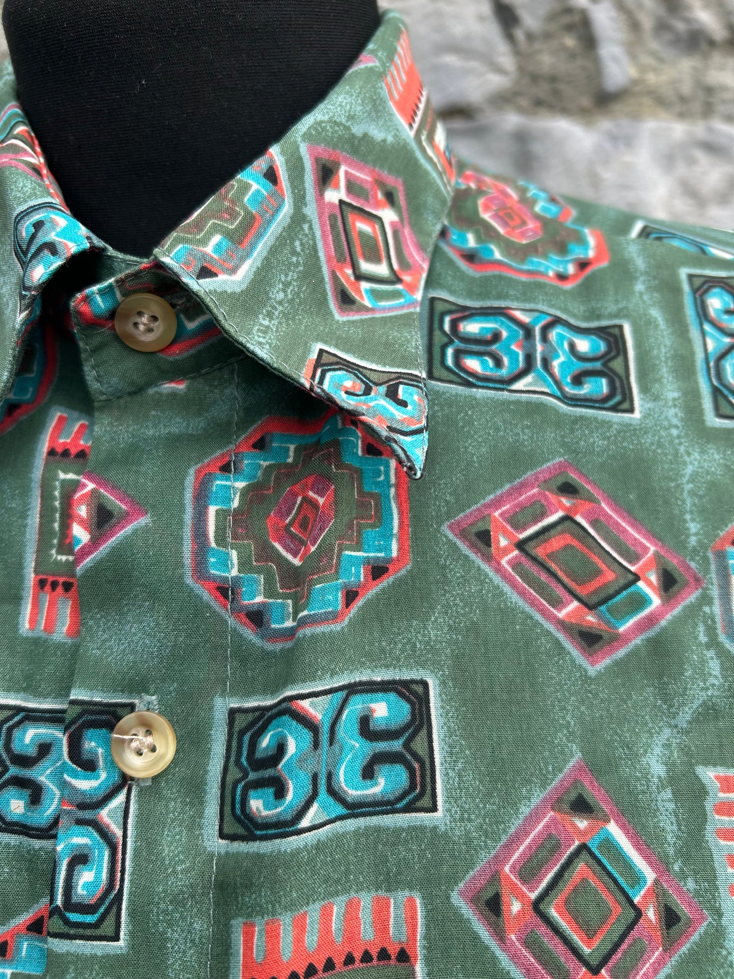 80s green geometric shirt Medium