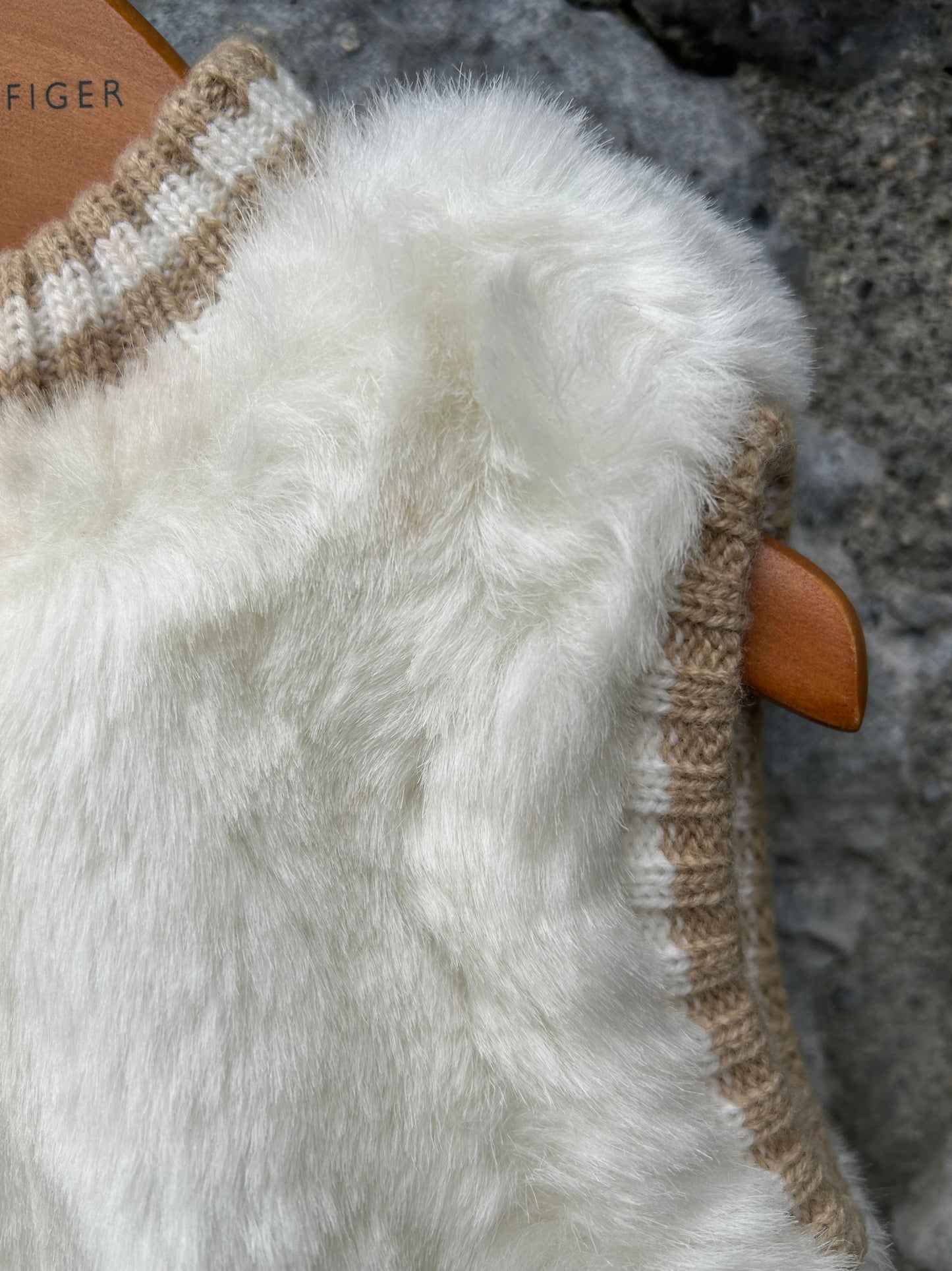 Y2K White furry gilet 12-18m (80-86cm)