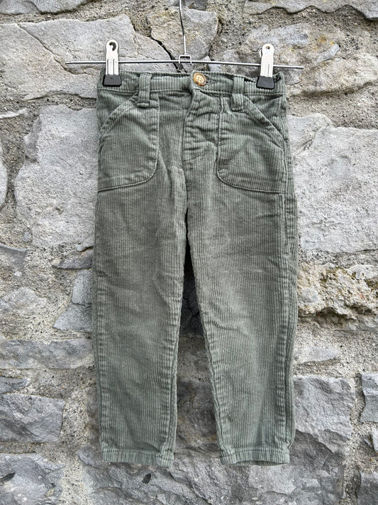 Khaki cords 18-24m (86-92cm)