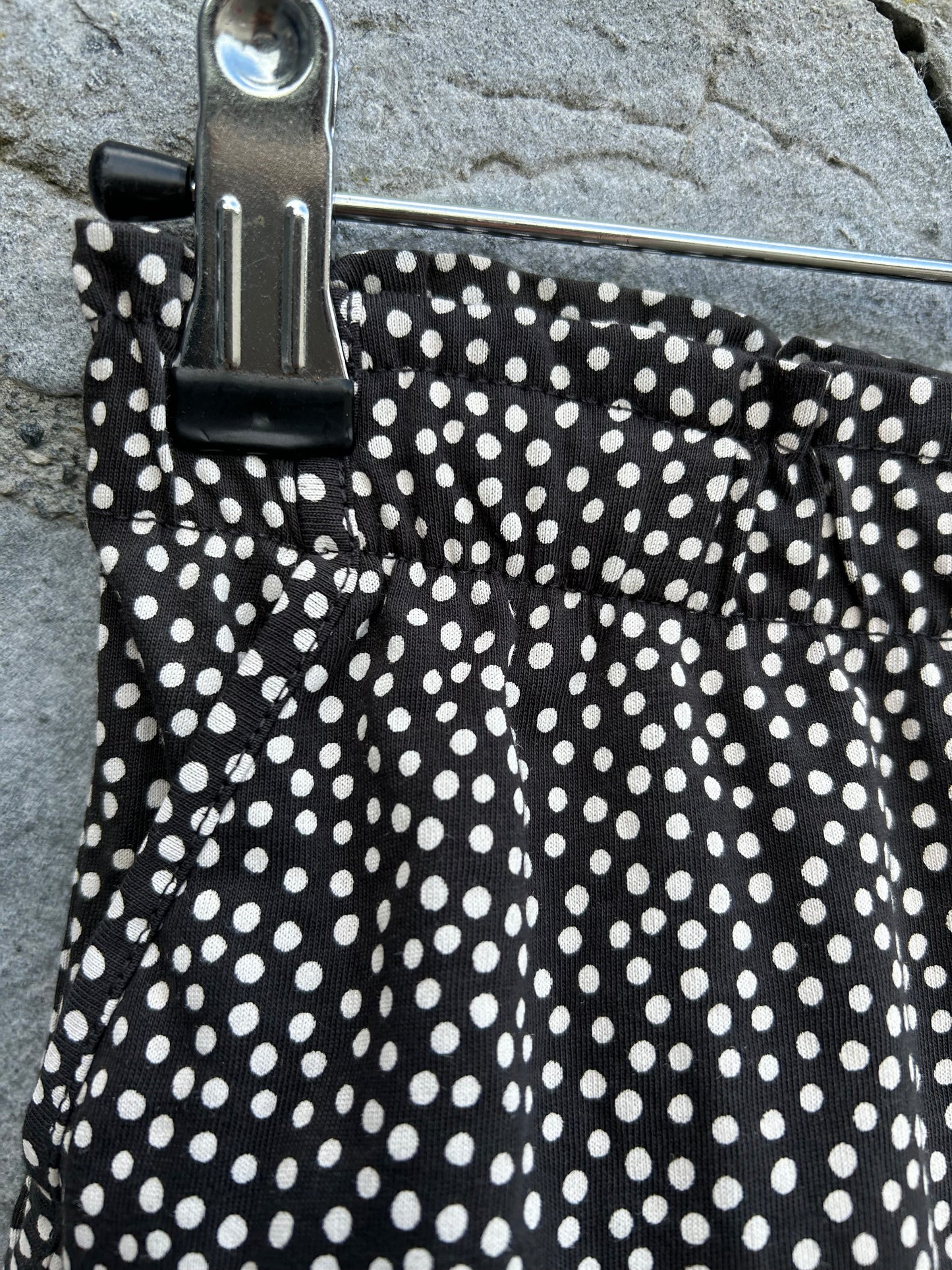 Spotty black shorts 9-10y (134-140cm)