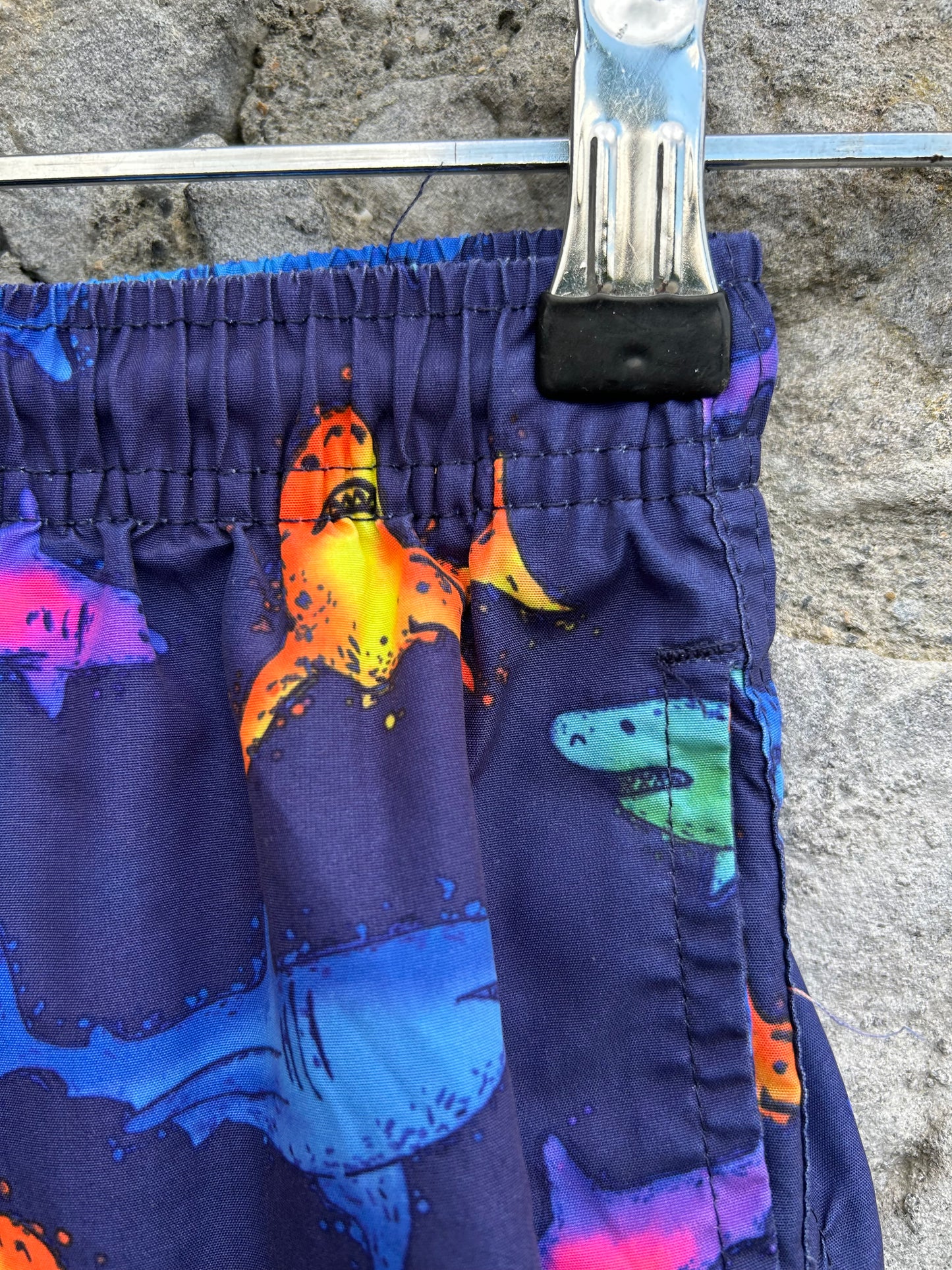 Colourful sharks navy shorts 5-6y (110-116cm)