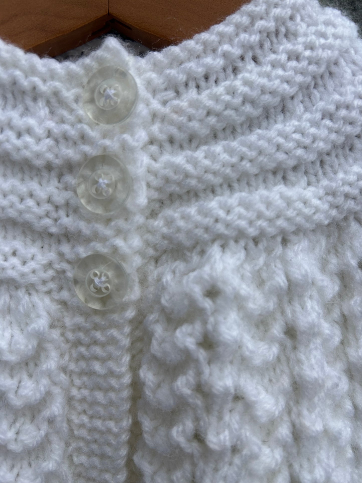 White cardigan 0-3m (50-62cm)