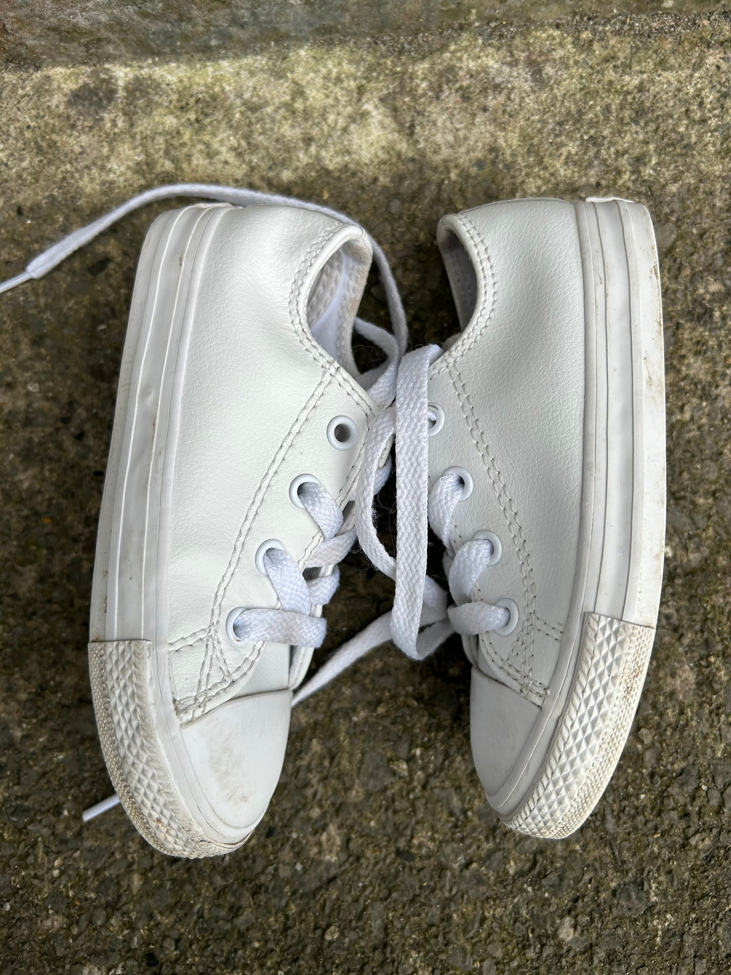 White leather converse uk 8 (eu 24)