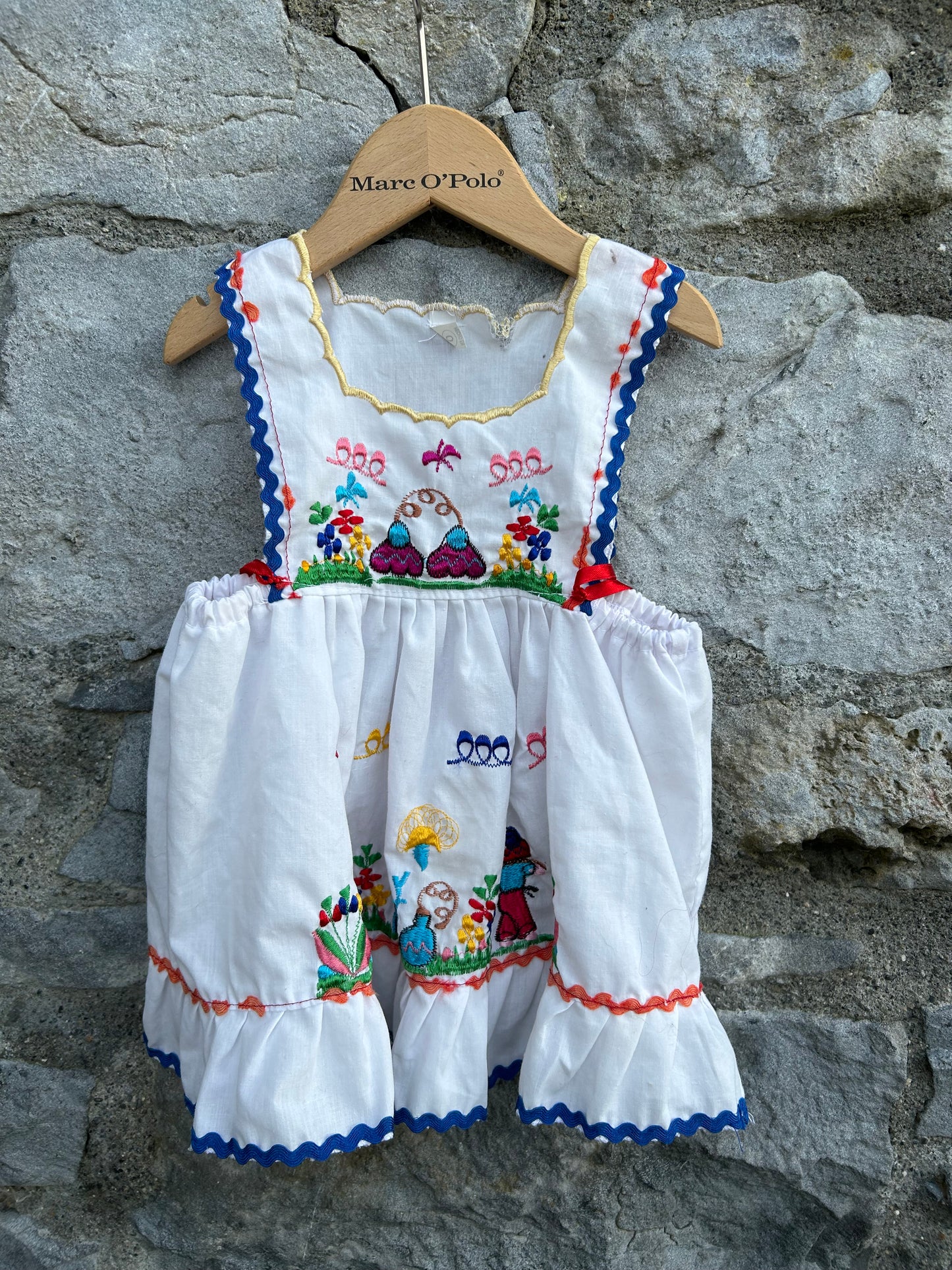 Folk embroidered white pinafore 0-6m (56-68cm)