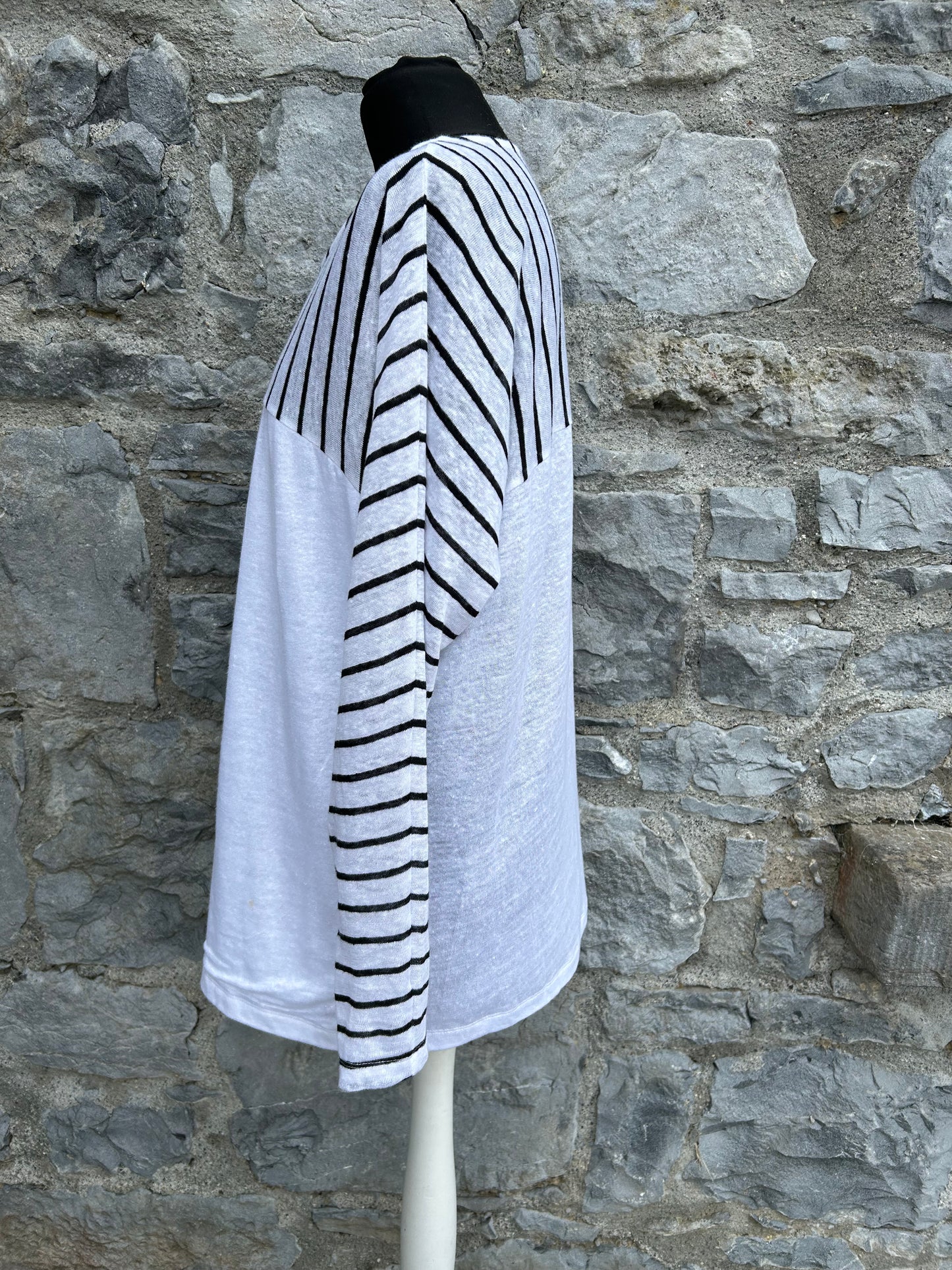 White&black stripy knitted top uk 14