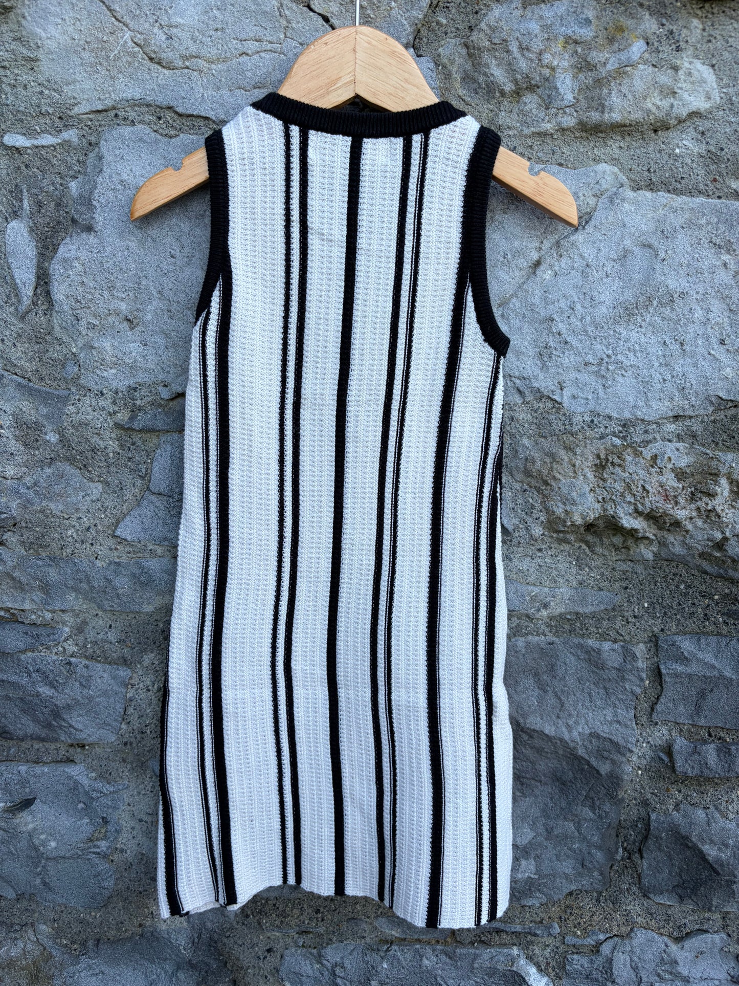 Black&white stripy sleeveless dress 5-6y (110-116cm)