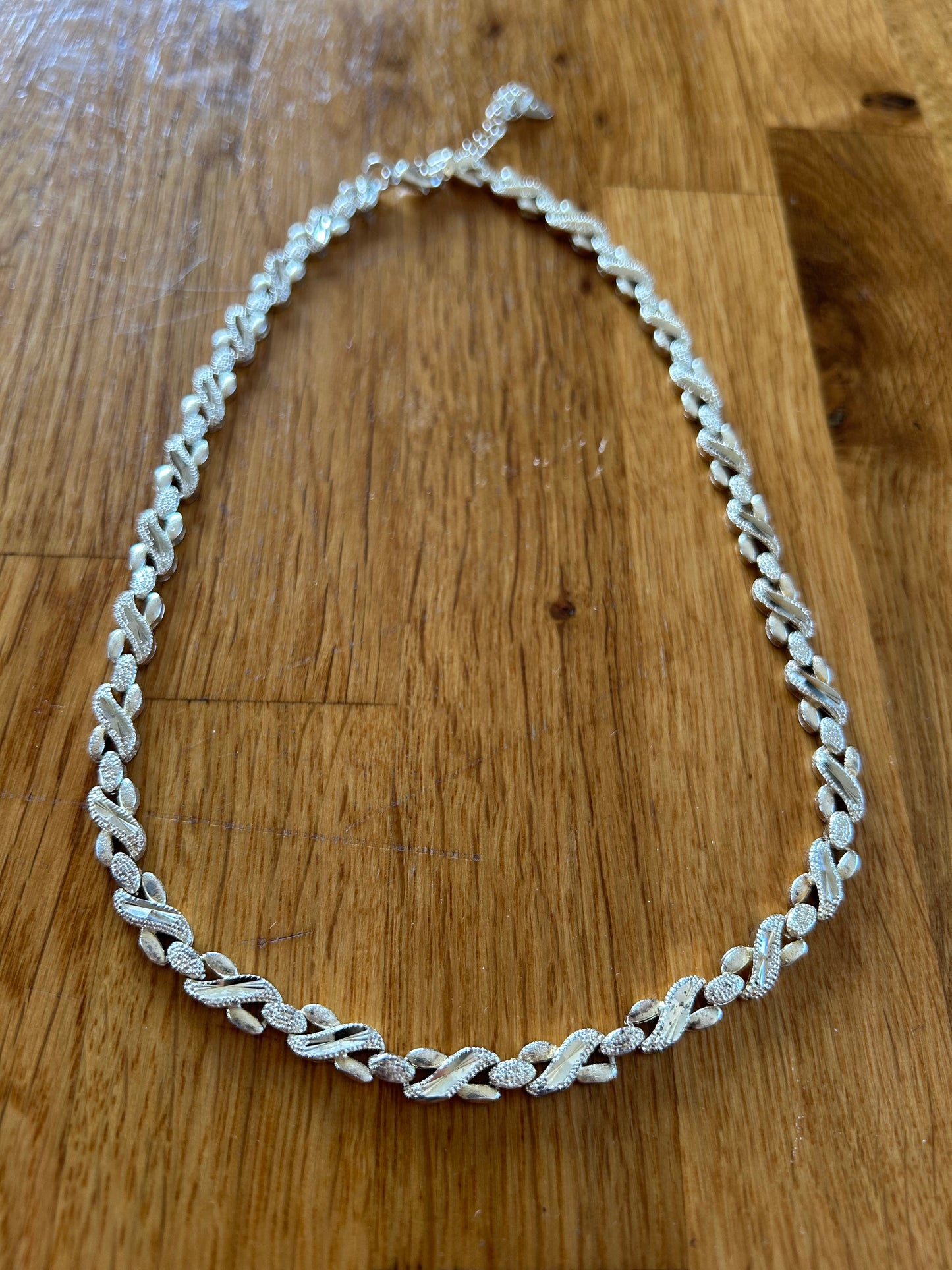 Textured Link necklace