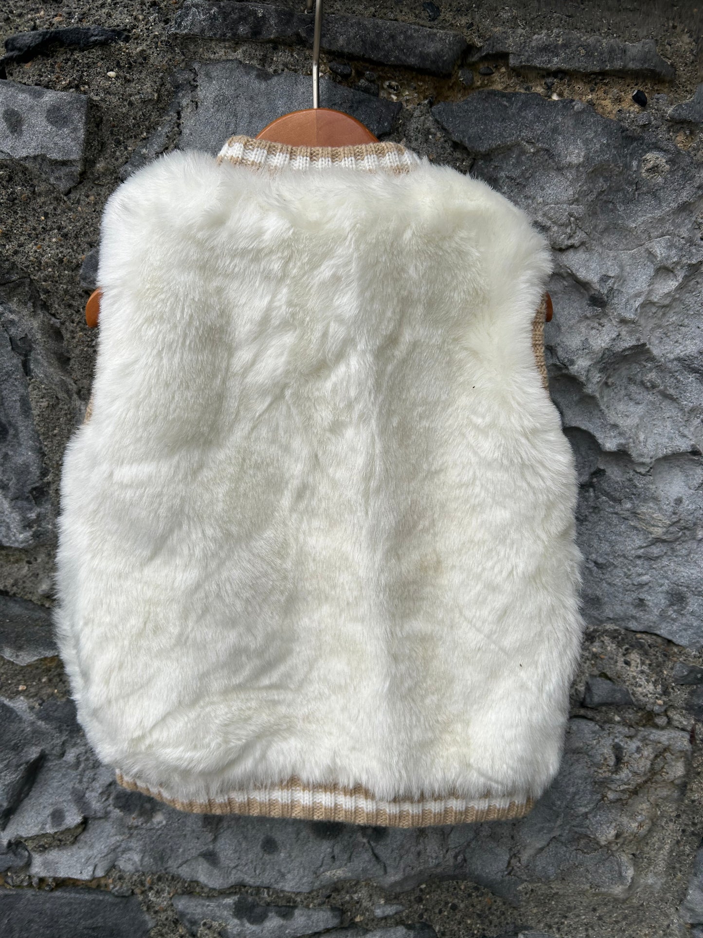 Y2K White furry gilet 12-18m (80-86cm)