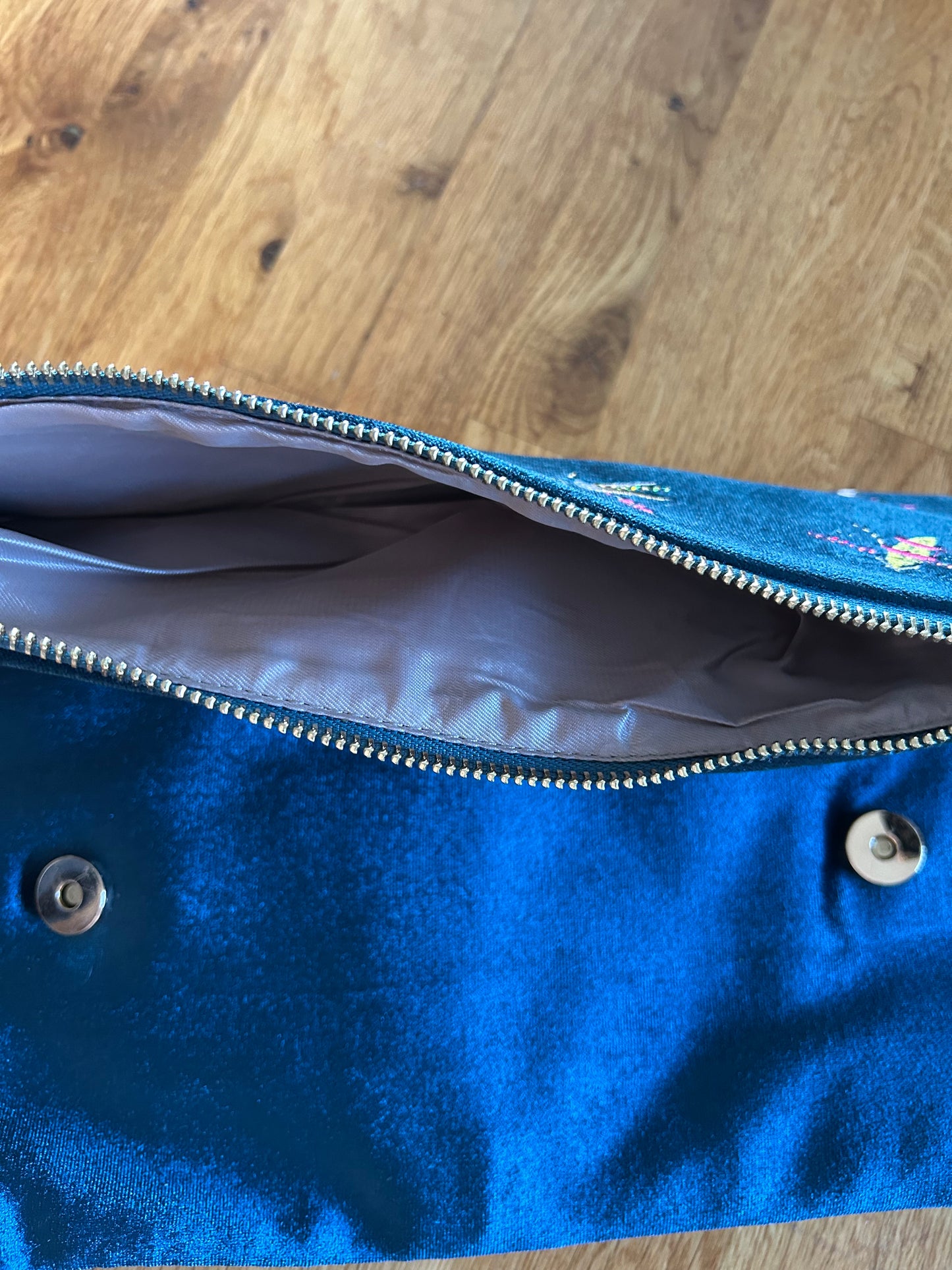 Dragonfly purse