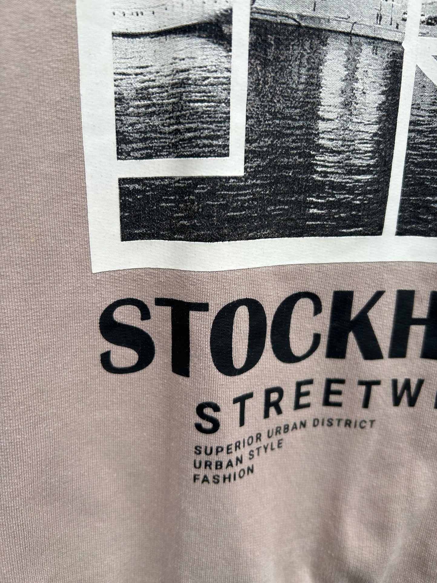 Stockholm beige sweatshirt 11-12y (146-152cm)