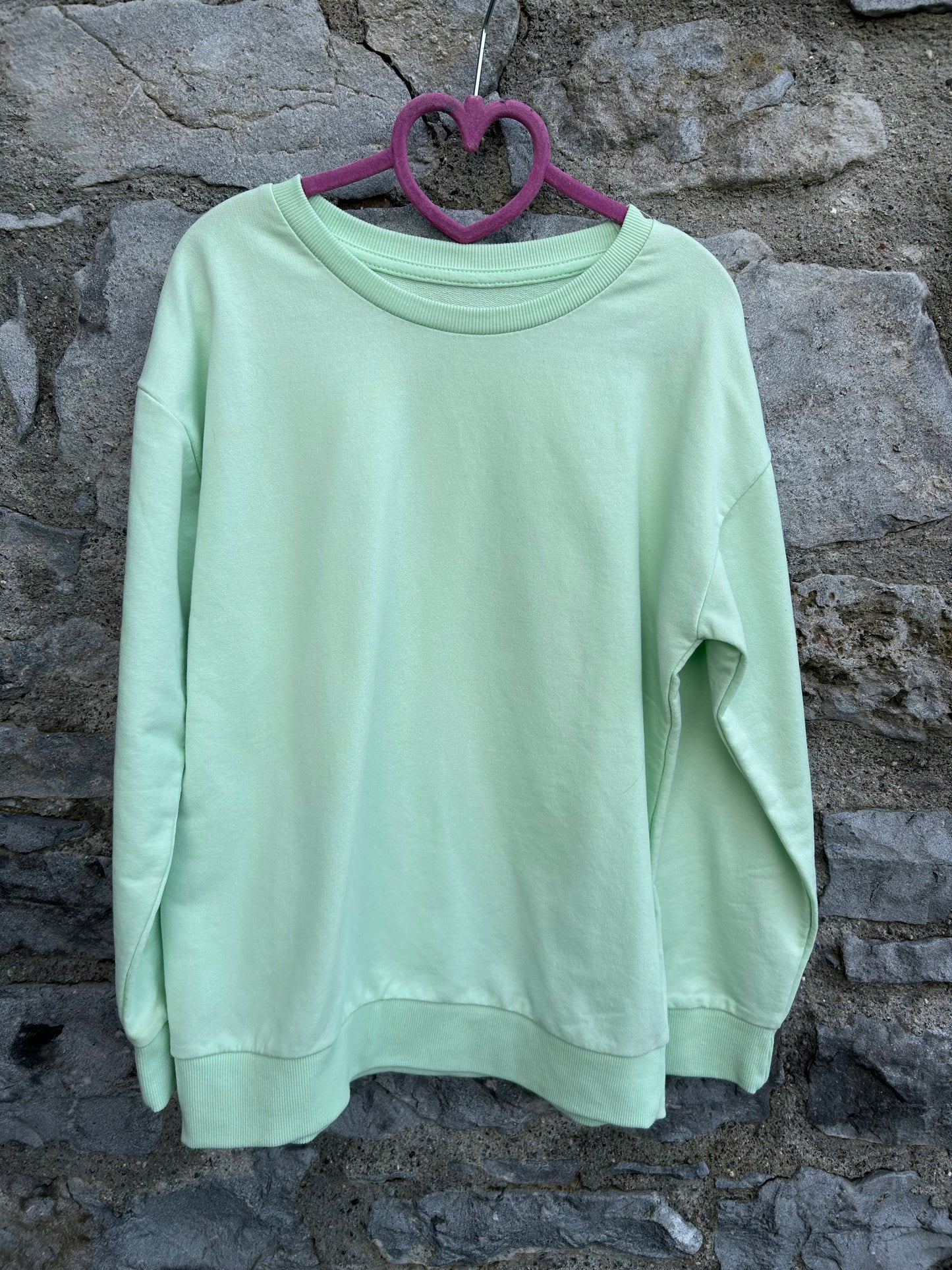 Light green sweatshirt 9-10y (134-140cm)