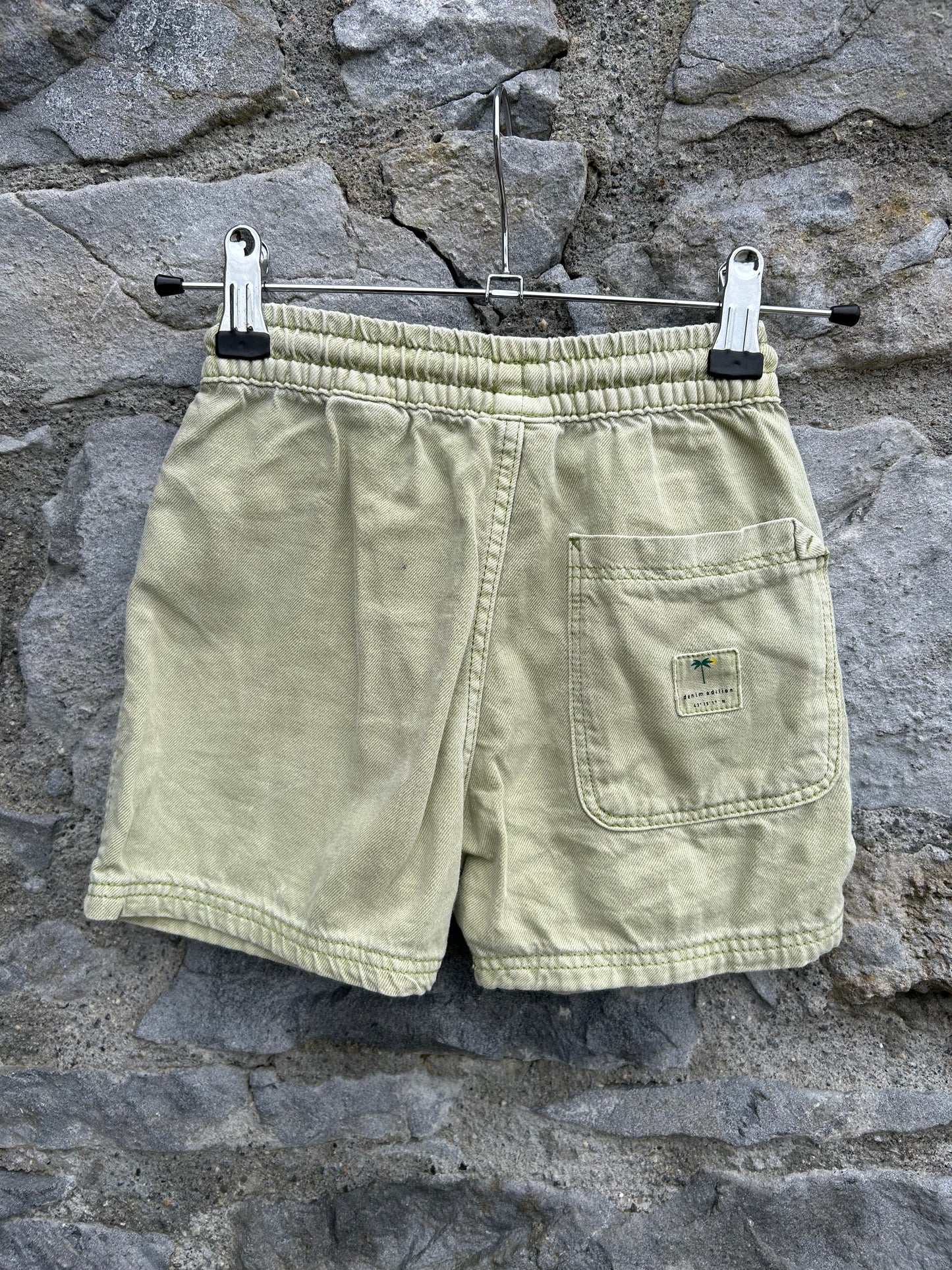 Khaki shorts 5-6y (110-116cm)