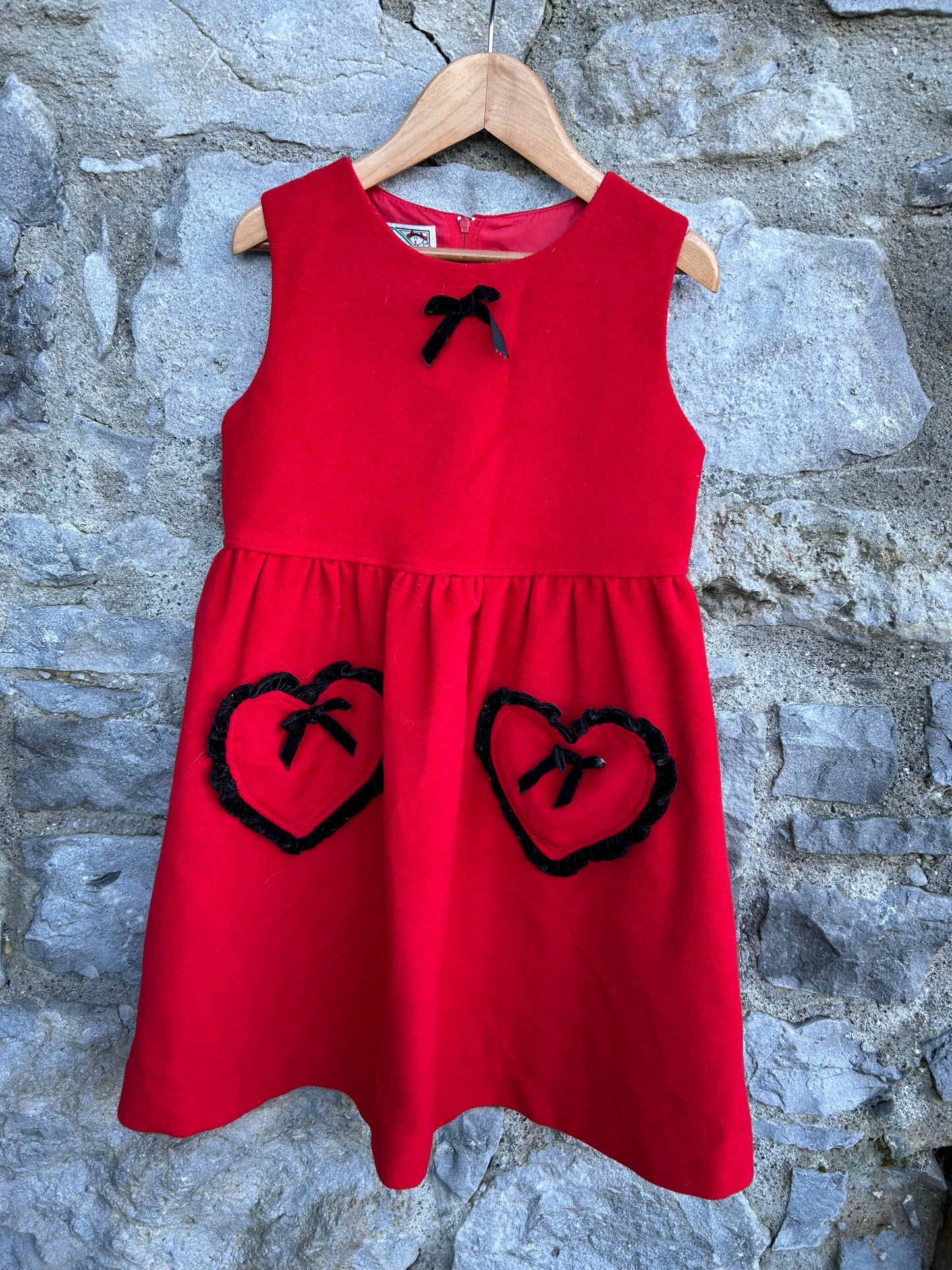 90s red hearts pockets pinafore 6-7y (116-122cm)