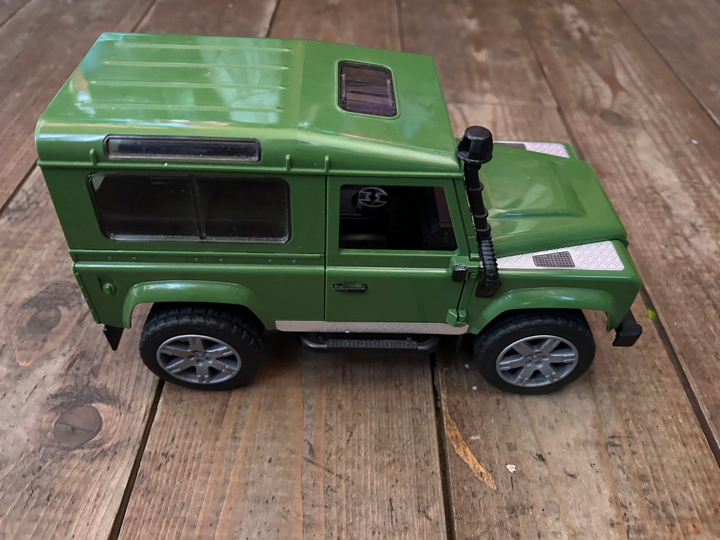 Land rover truck