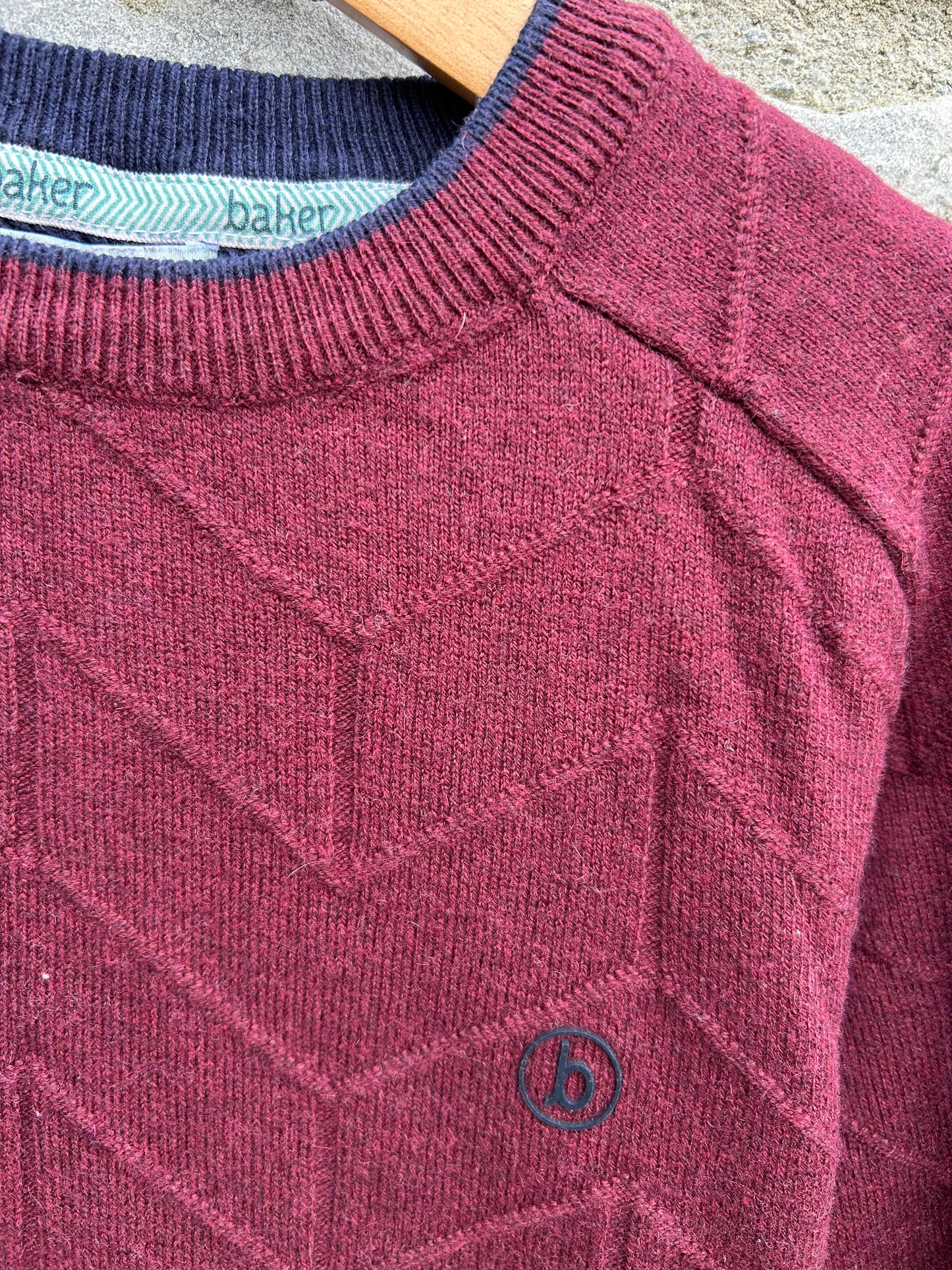 Maroon chevron jumper 9y (134cm)