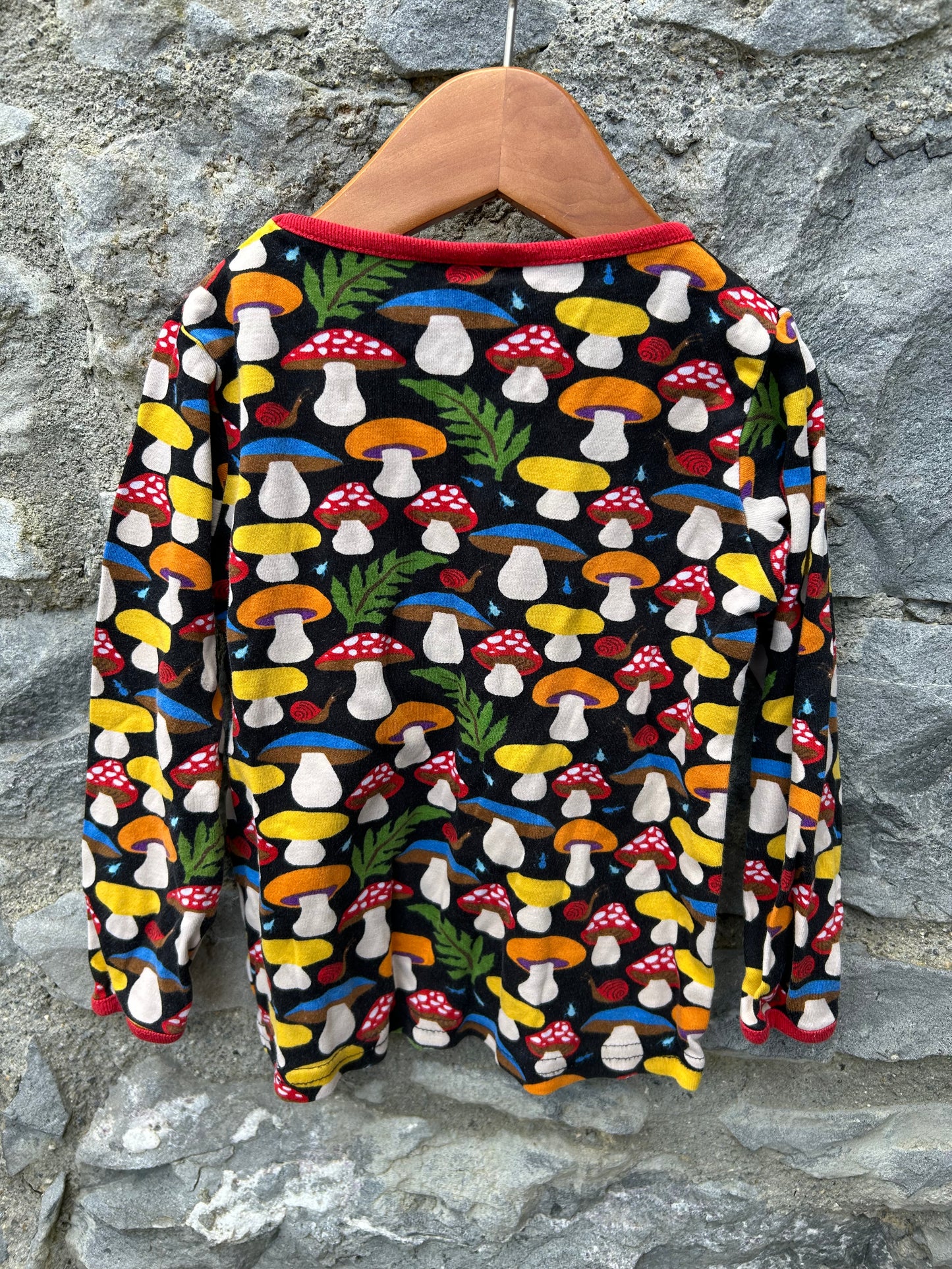 Mushrooms black top 2-3y (92-98cm)