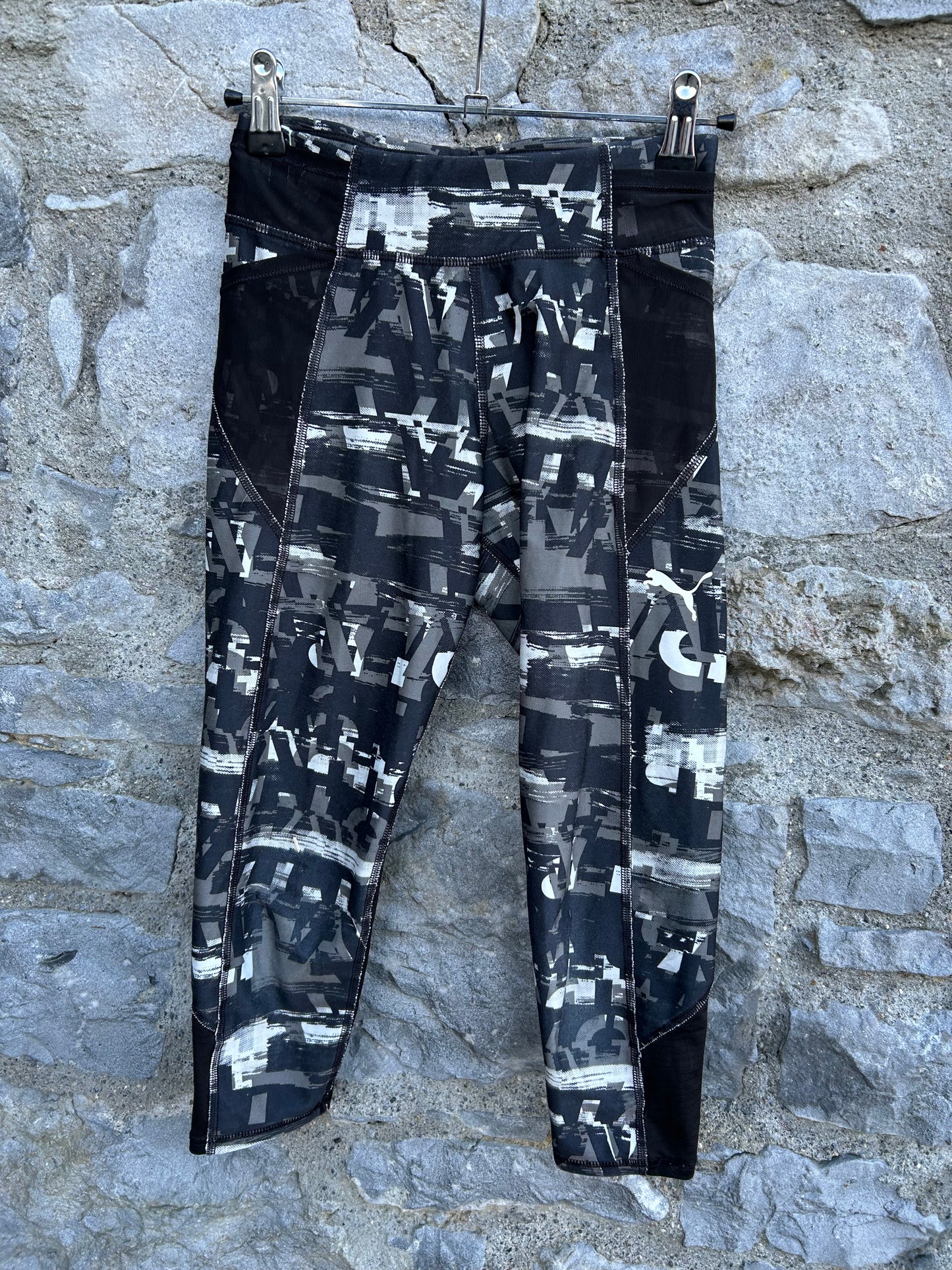 Black&grey 3/4 leggings 9-10y (134-140cm)