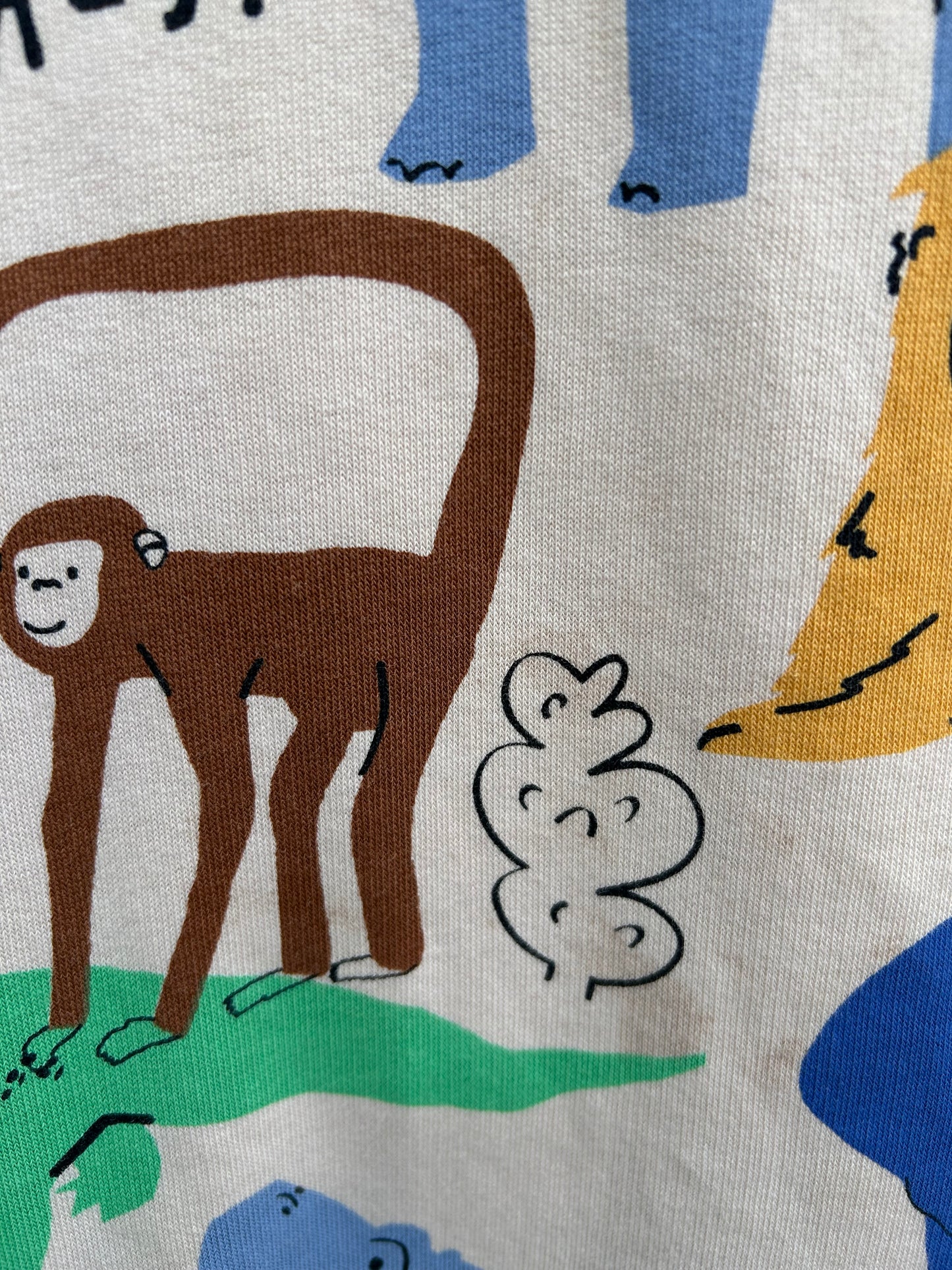 Wild animals beige sweatshirt 7-8y (122-128cm)
