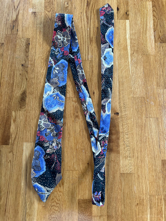 Floral blue&black tie