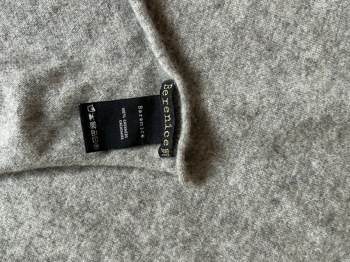 Grey cashmere scarf