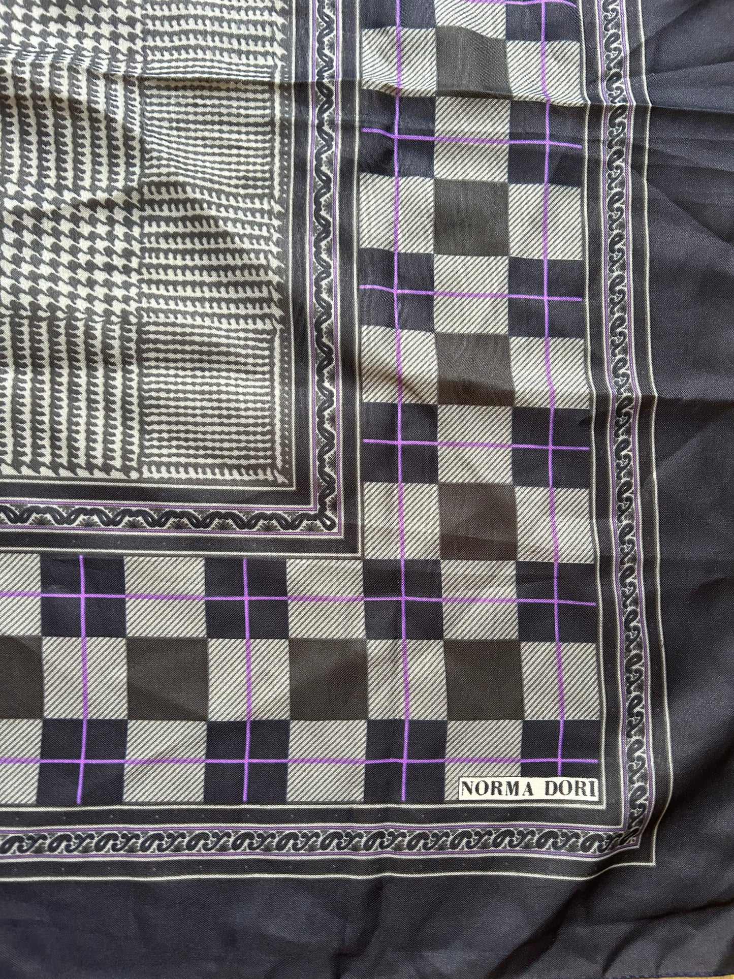 Squary checked scarf