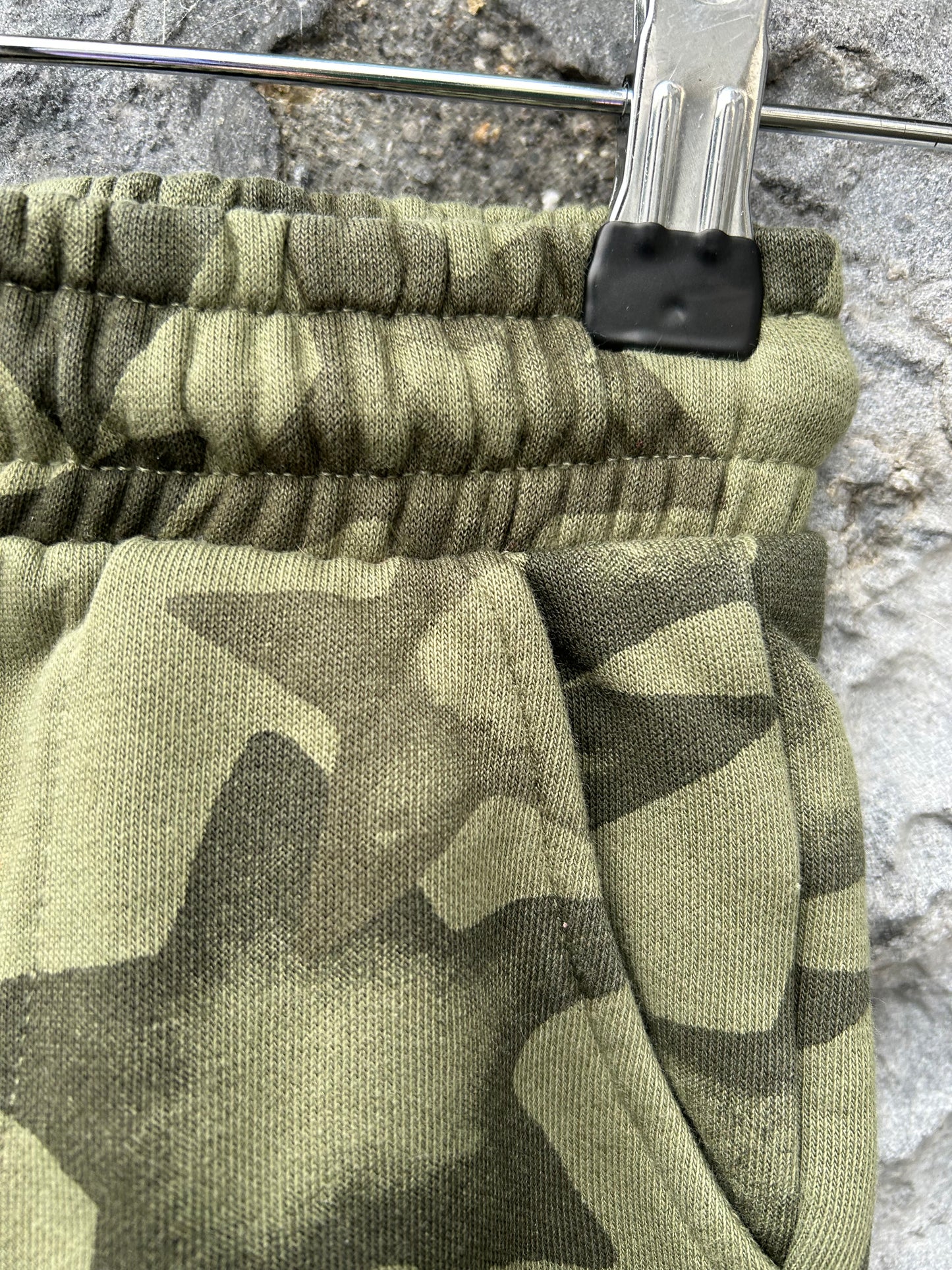 Khaki stars joggers 12-18m (80-86cm)