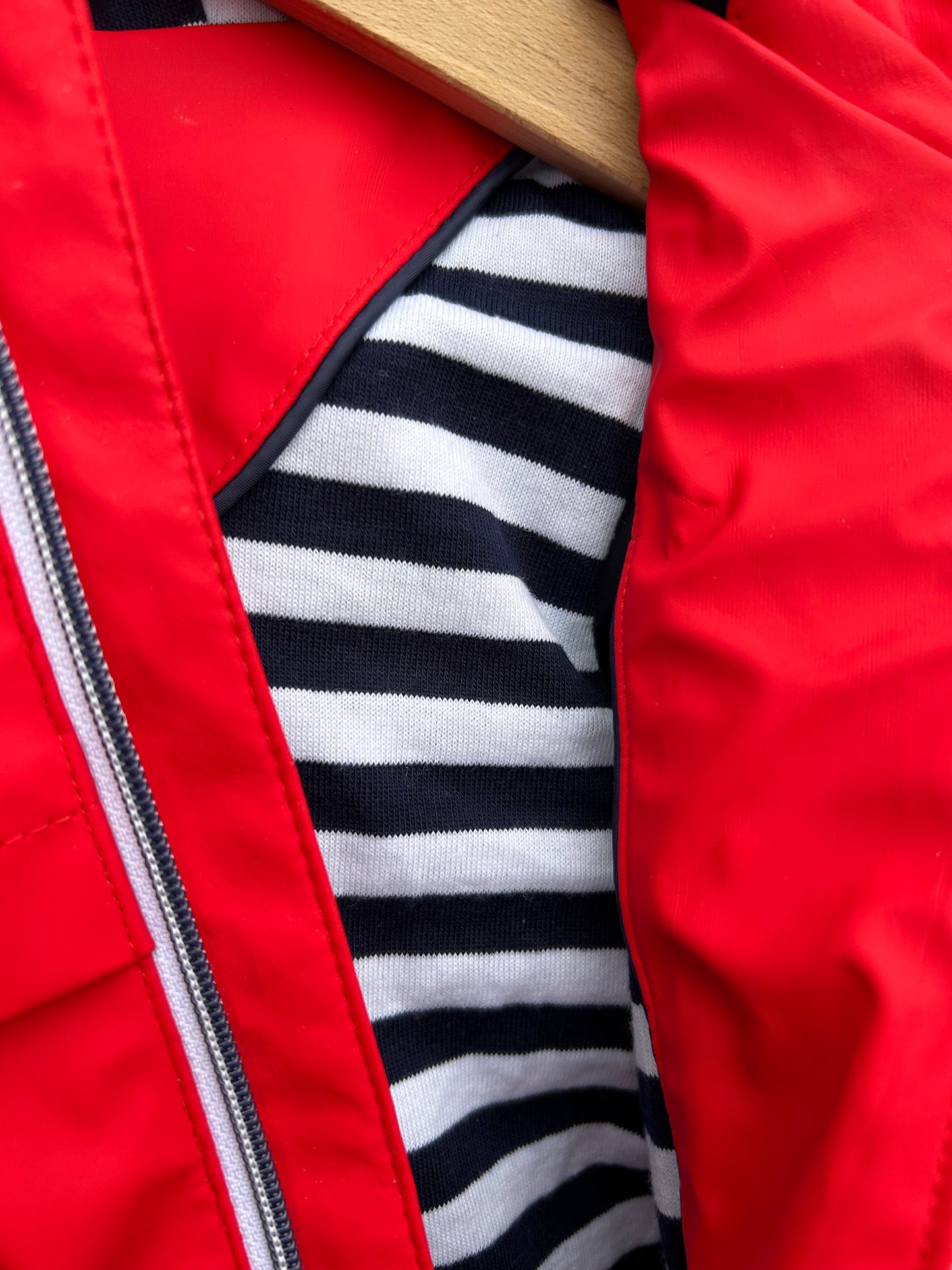 Red raincoat 9-12m (74-80cm)