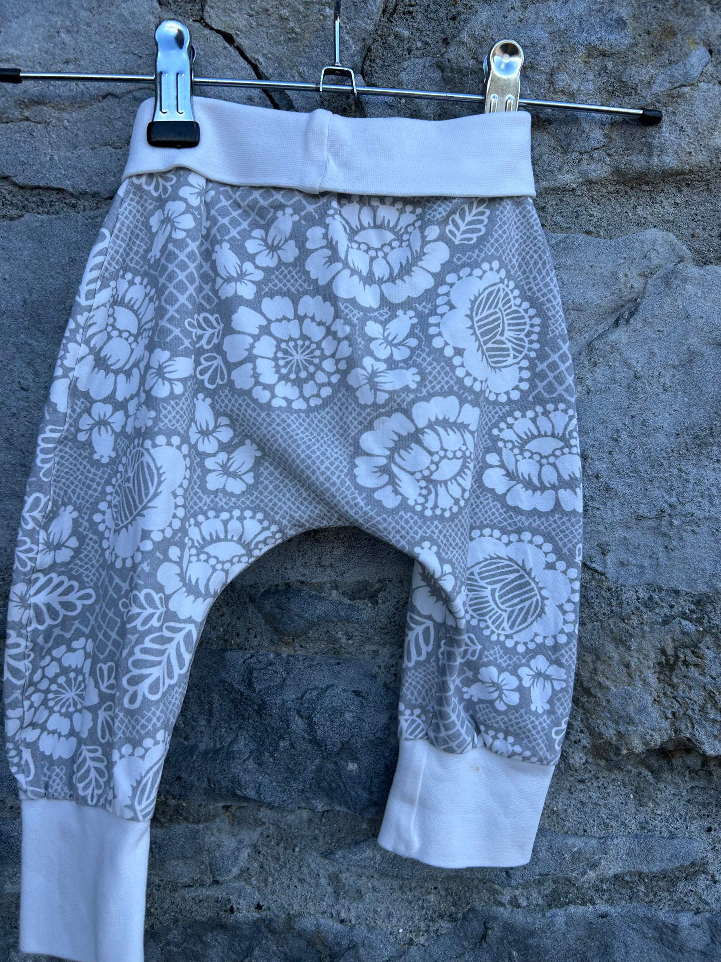 Floral grey harem pants 3-6m (62-68cm)