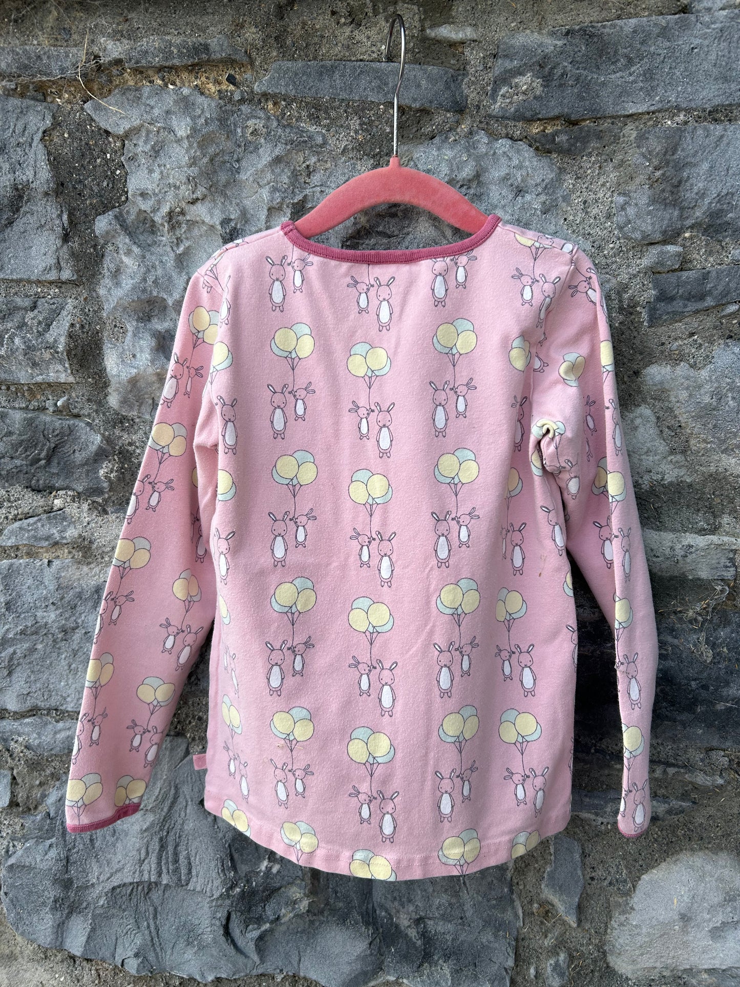 Bunnies with balloons pink top 7-8y (122-128cm)