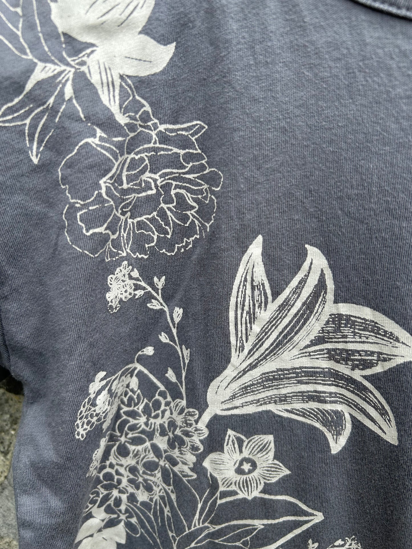 Flowers charcoal boxy T-shirt 6-7y (116-122cm)